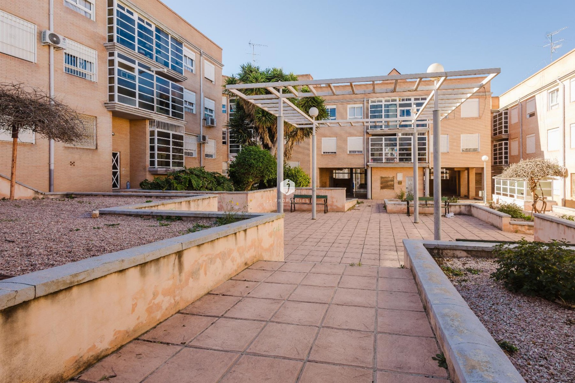 Aus zweiter Hand - Wohnung -
San Miguel de Salinas - Inland