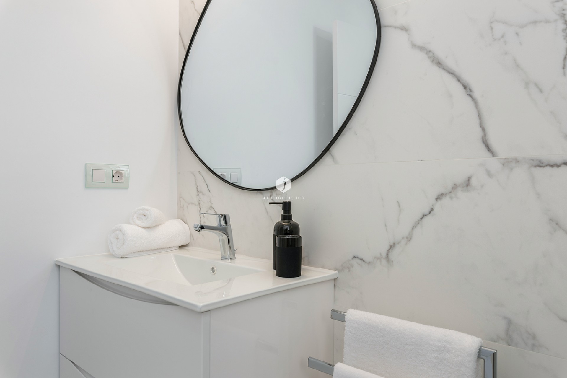 Aus zweiter Hand - Wohnung -
San Miguel de Salinas - Inland