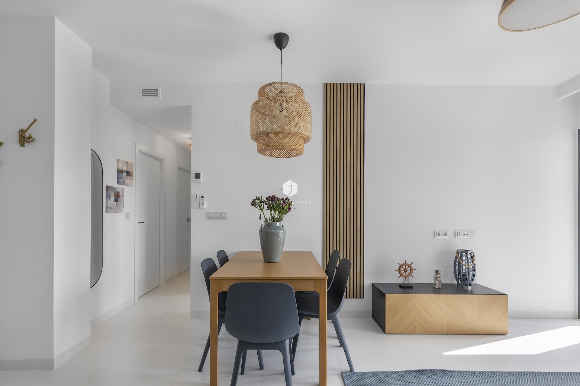 Aus zweiter Hand - Wohnung -
San Miguel de Salinas - Inland