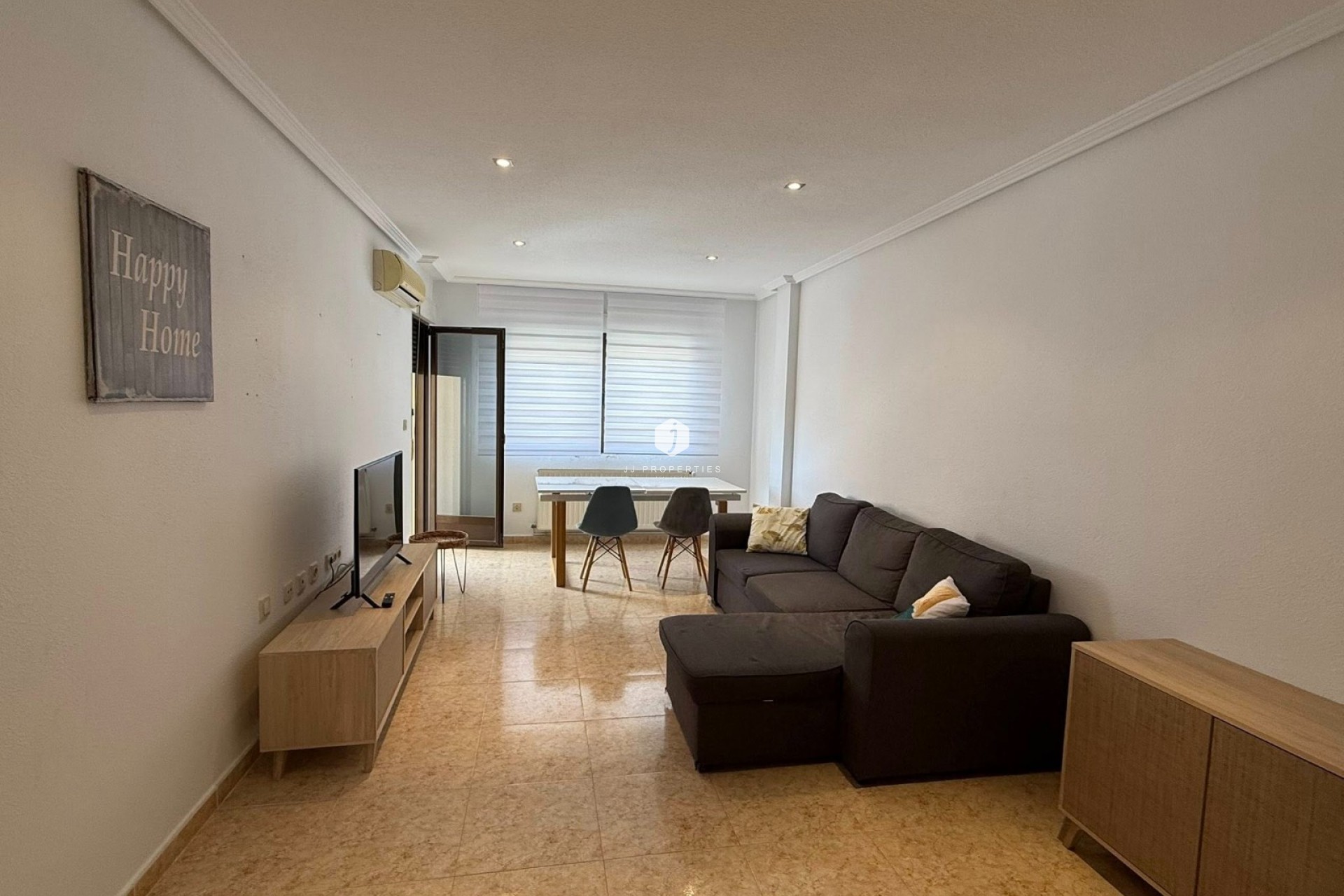 Aus zweiter Hand - Wohnung -
San Miguel de Salinas - Inland