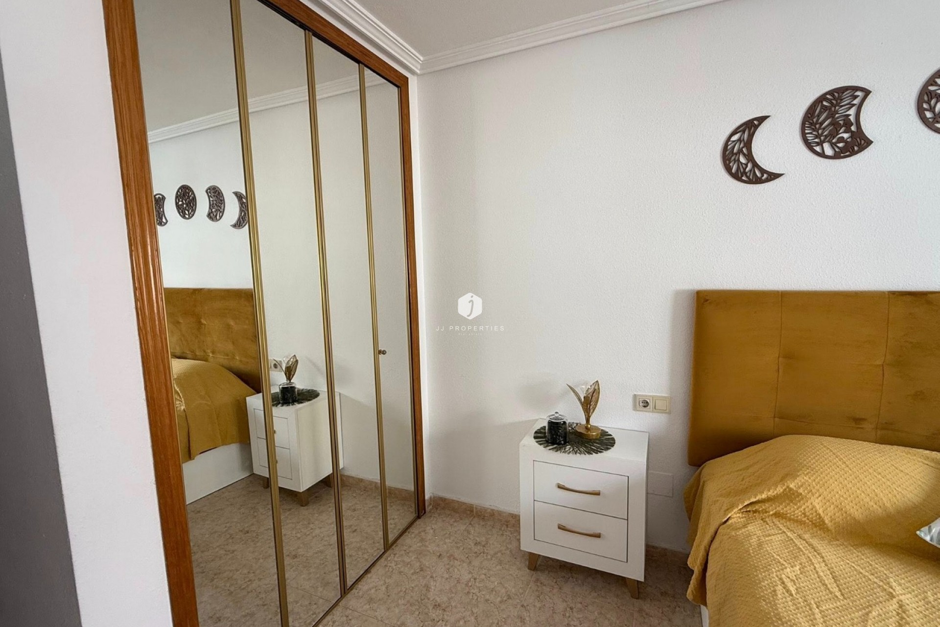 Aus zweiter Hand - Wohnung -
San Miguel de Salinas - Inland