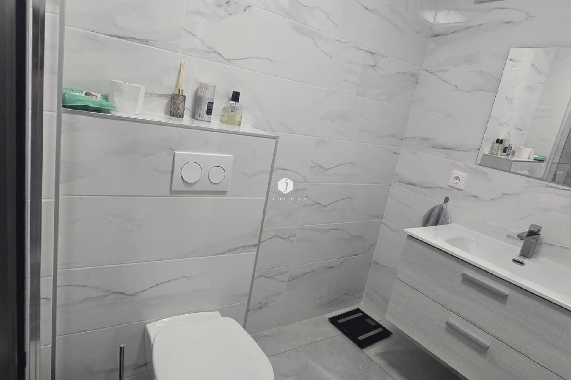 Aus zweiter Hand - Wohnung -
Torrevieja - Acequion