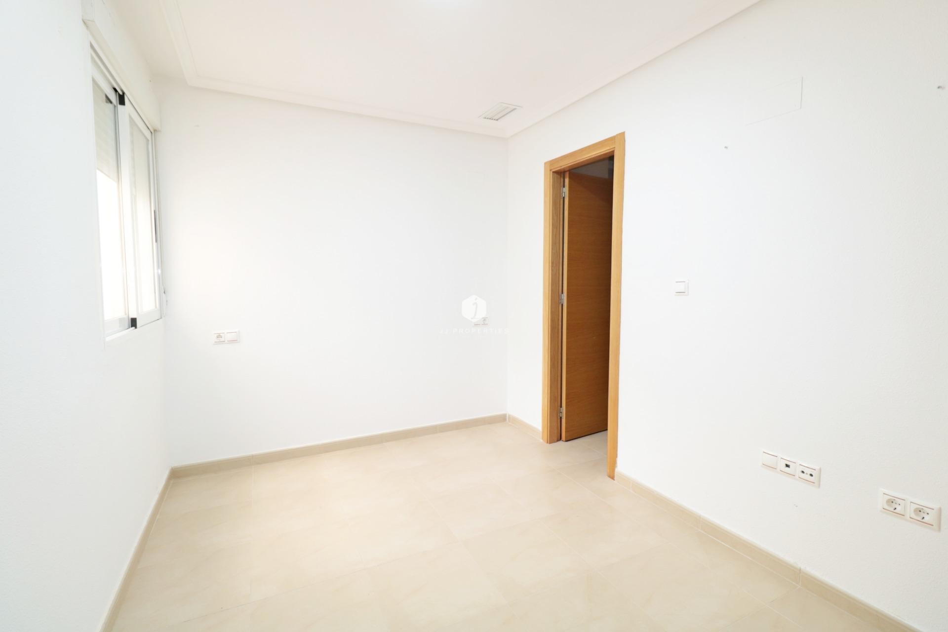 Aus zweiter Hand - Wohnung -
Torrevieja - Acequion