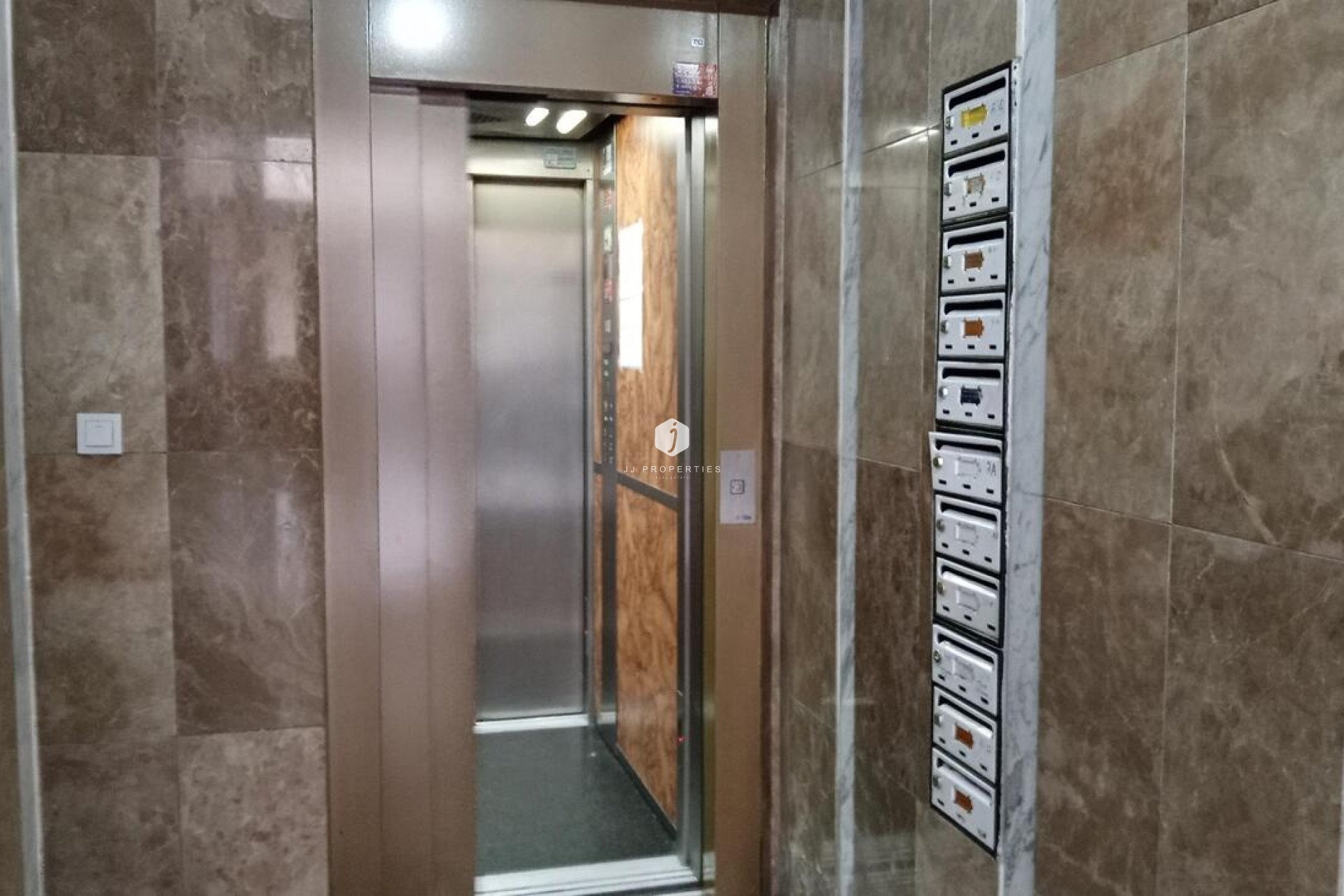 Aus zweiter Hand - Wohnung -
Torrevieja - CENTRE