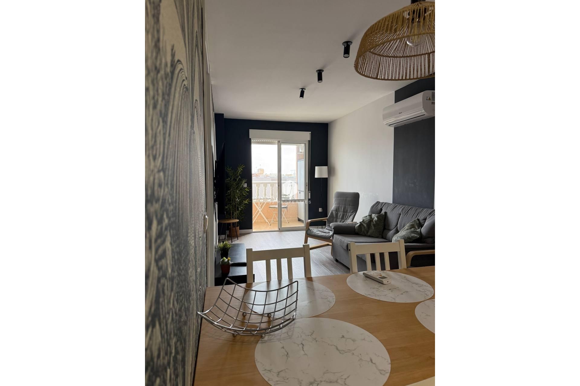 Aus zweiter Hand - Wohnung -
Torrevieja - Centro