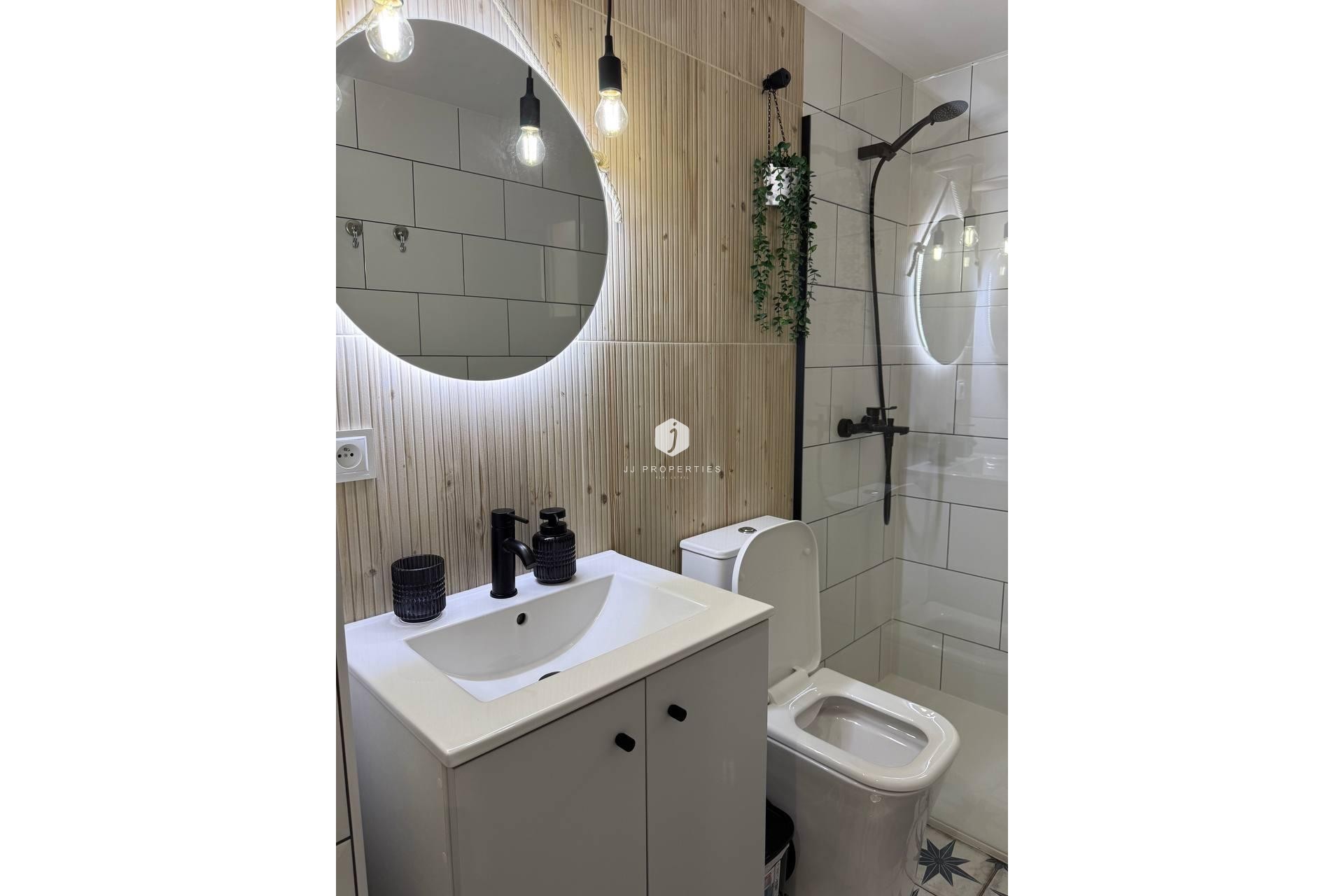 Aus zweiter Hand - Wohnung -
Torrevieja - Centro