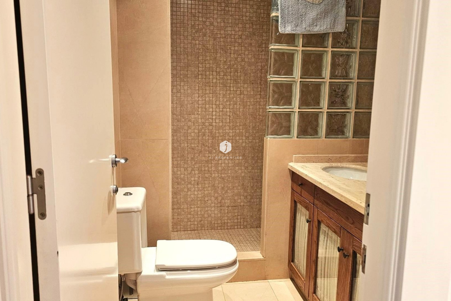 Aus zweiter Hand - Wohnung -
Torrevieja - Centro