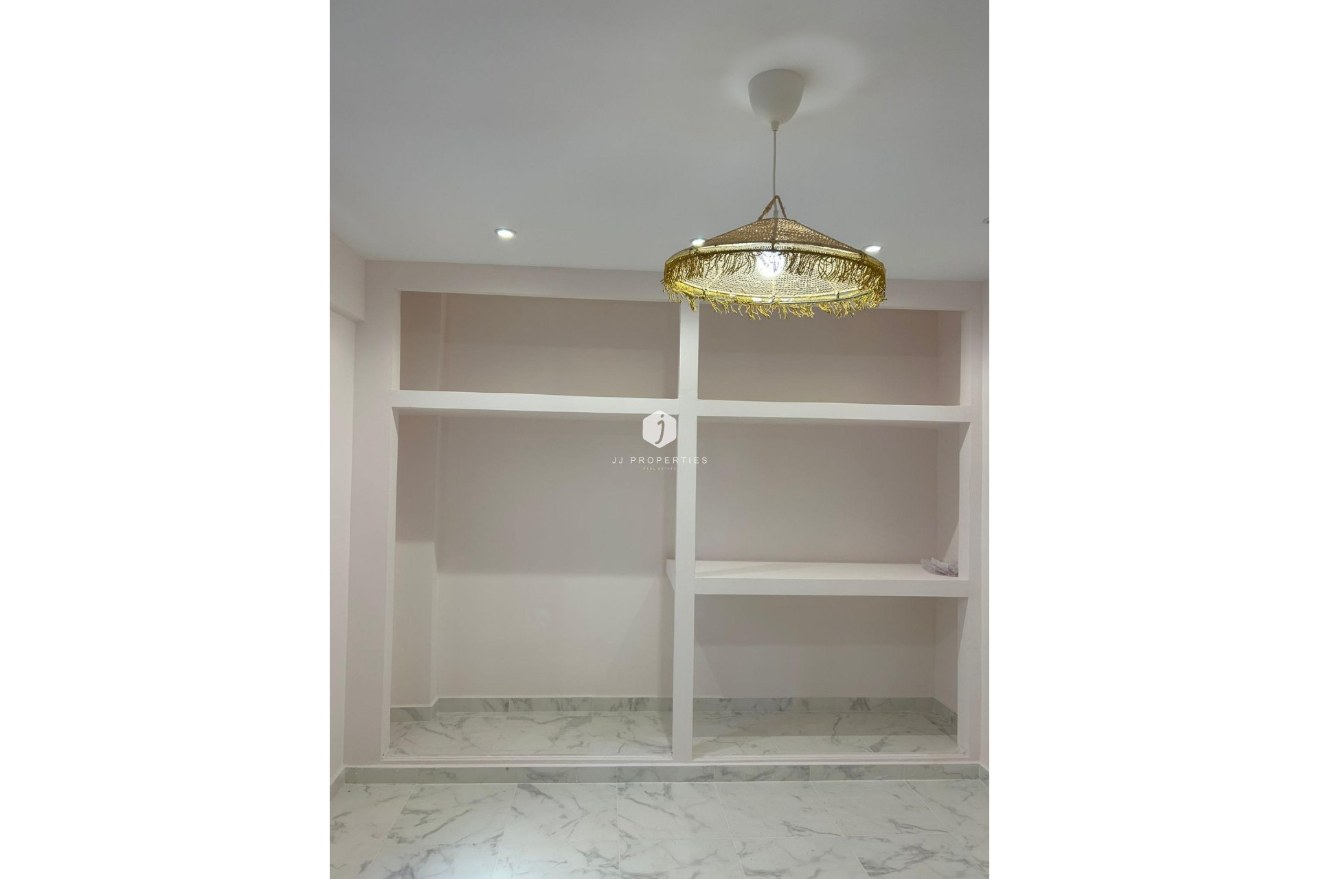 Aus zweiter Hand - Wohnung -
Torrevieja - Centro