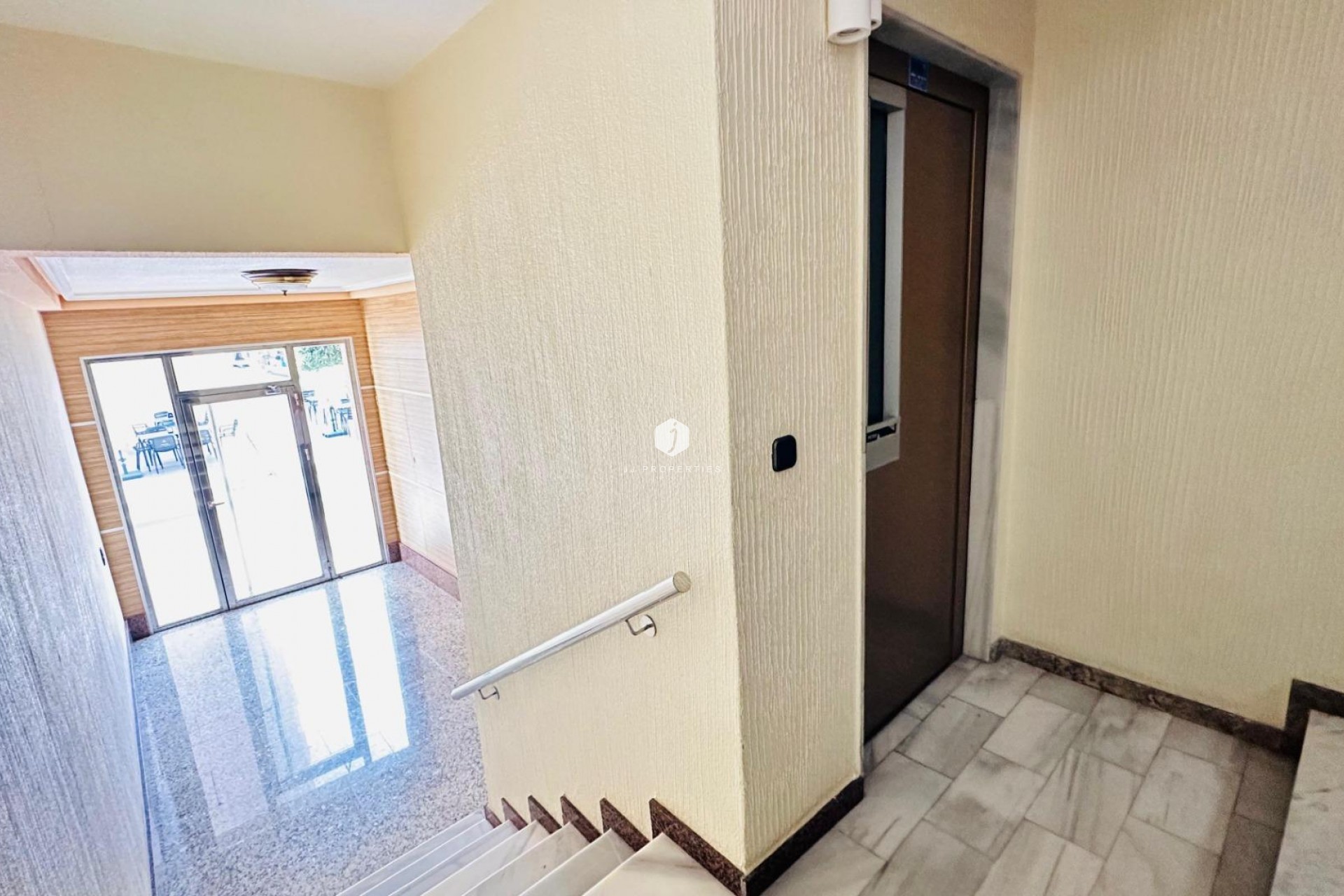 Aus zweiter Hand - Wohnung -
Torrevieja - Centro