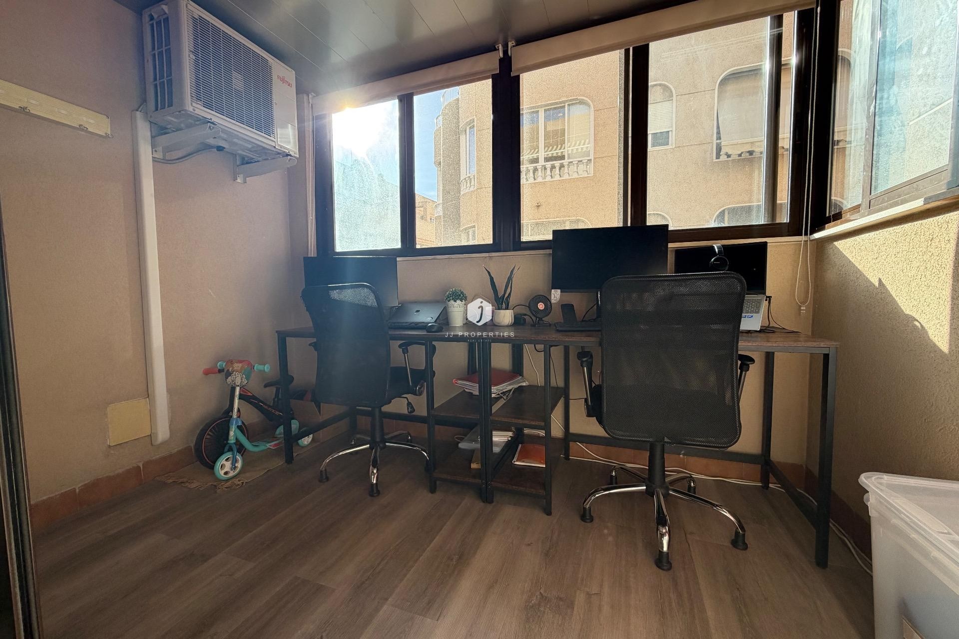 Aus zweiter Hand - Wohnung -
Torrevieja - Centro