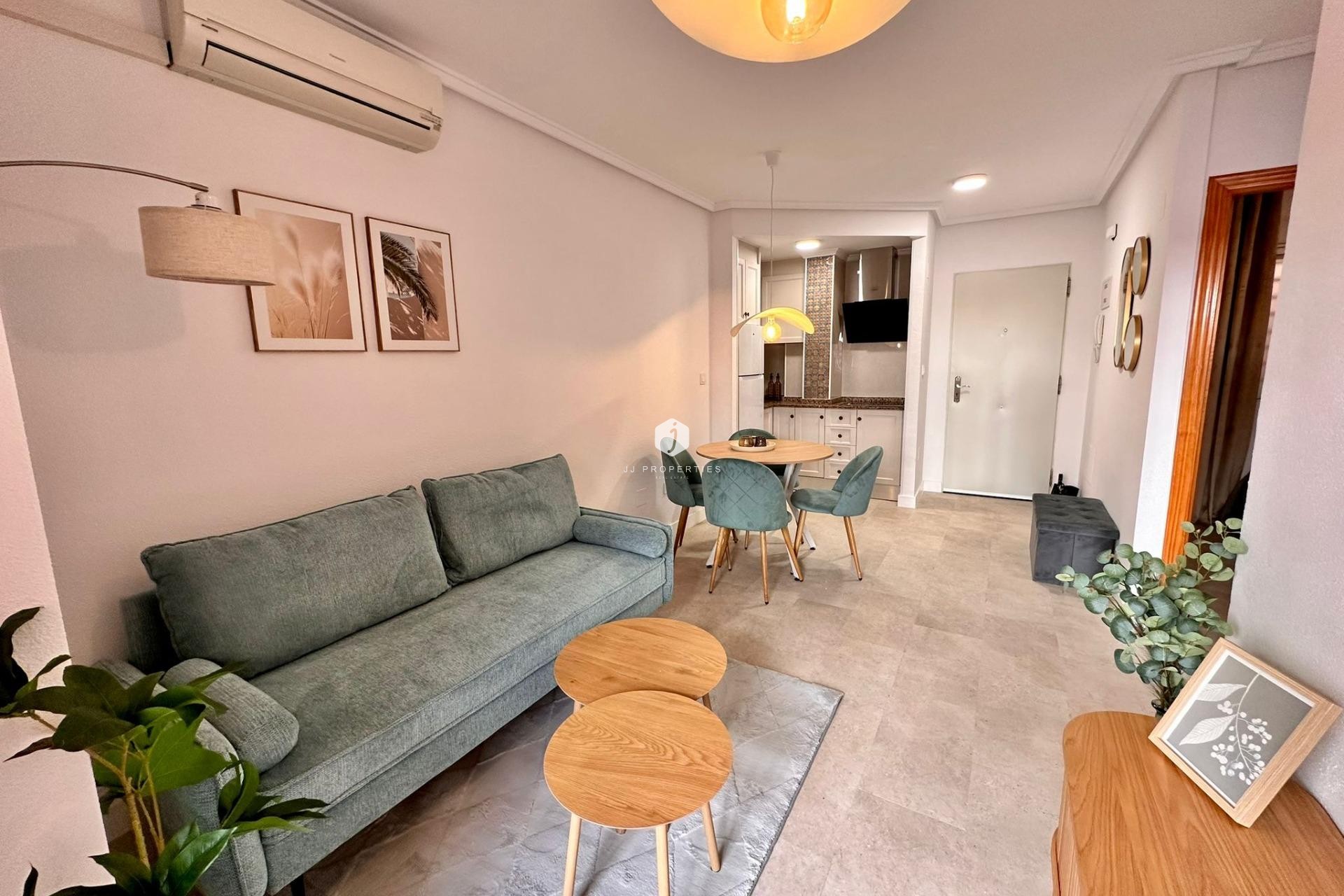 Aus zweiter Hand - Wohnung -
Torrevieja - Centro
