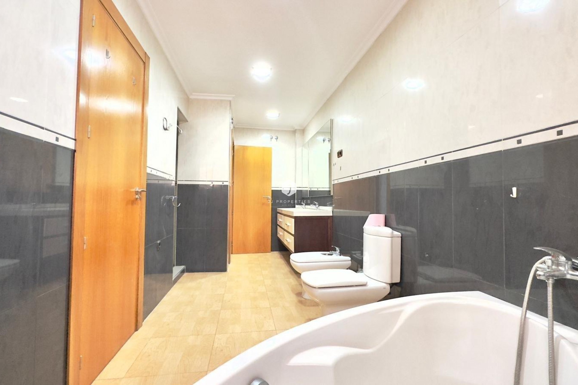 Aus zweiter Hand - Wohnung -
Torrevieja - Centro