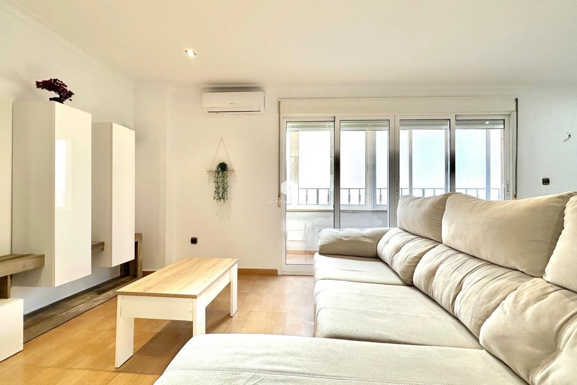 Aus zweiter Hand - Wohnung -
Torrevieja - Centro