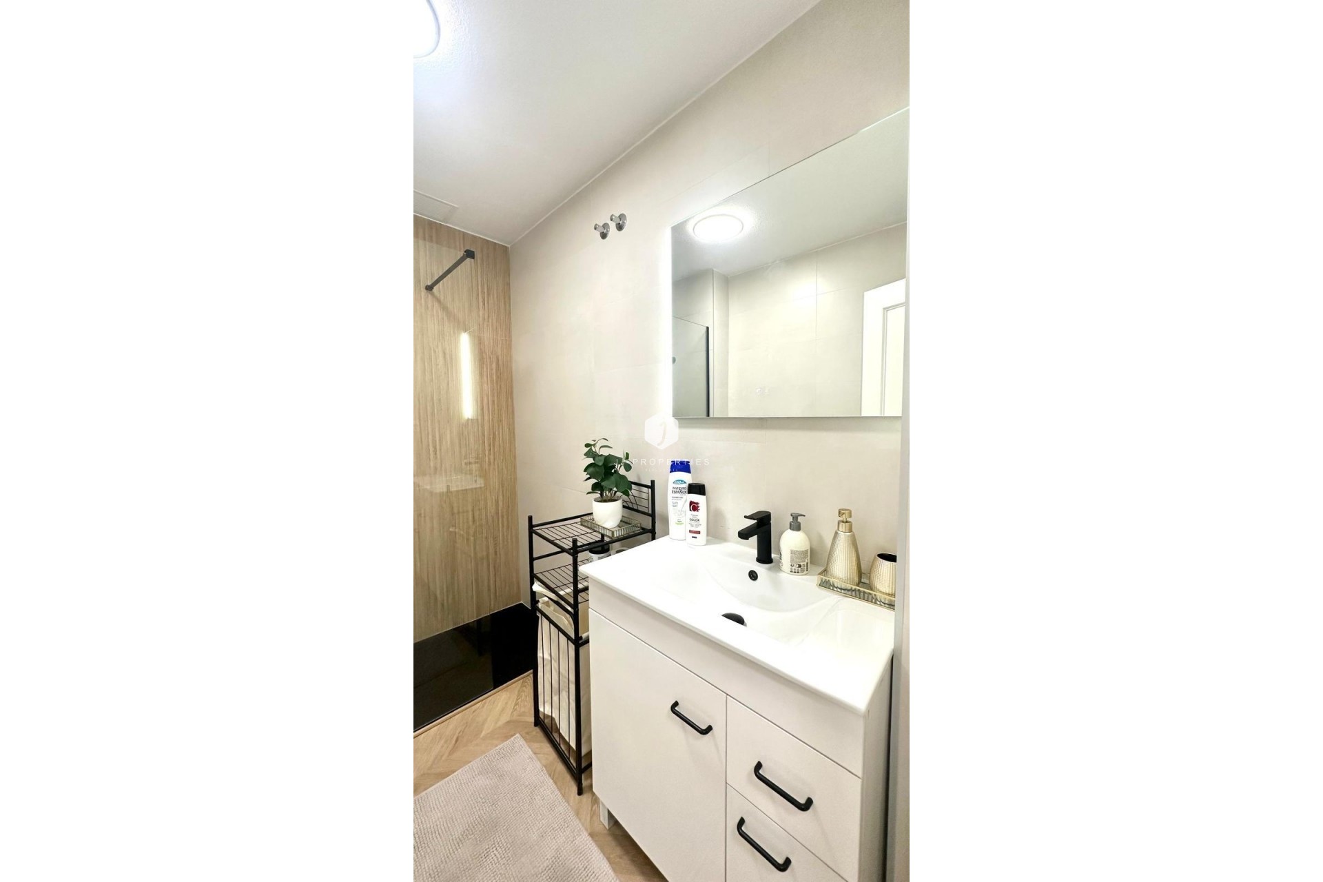 Aus zweiter Hand - Wohnung -
Torrevieja - Centro