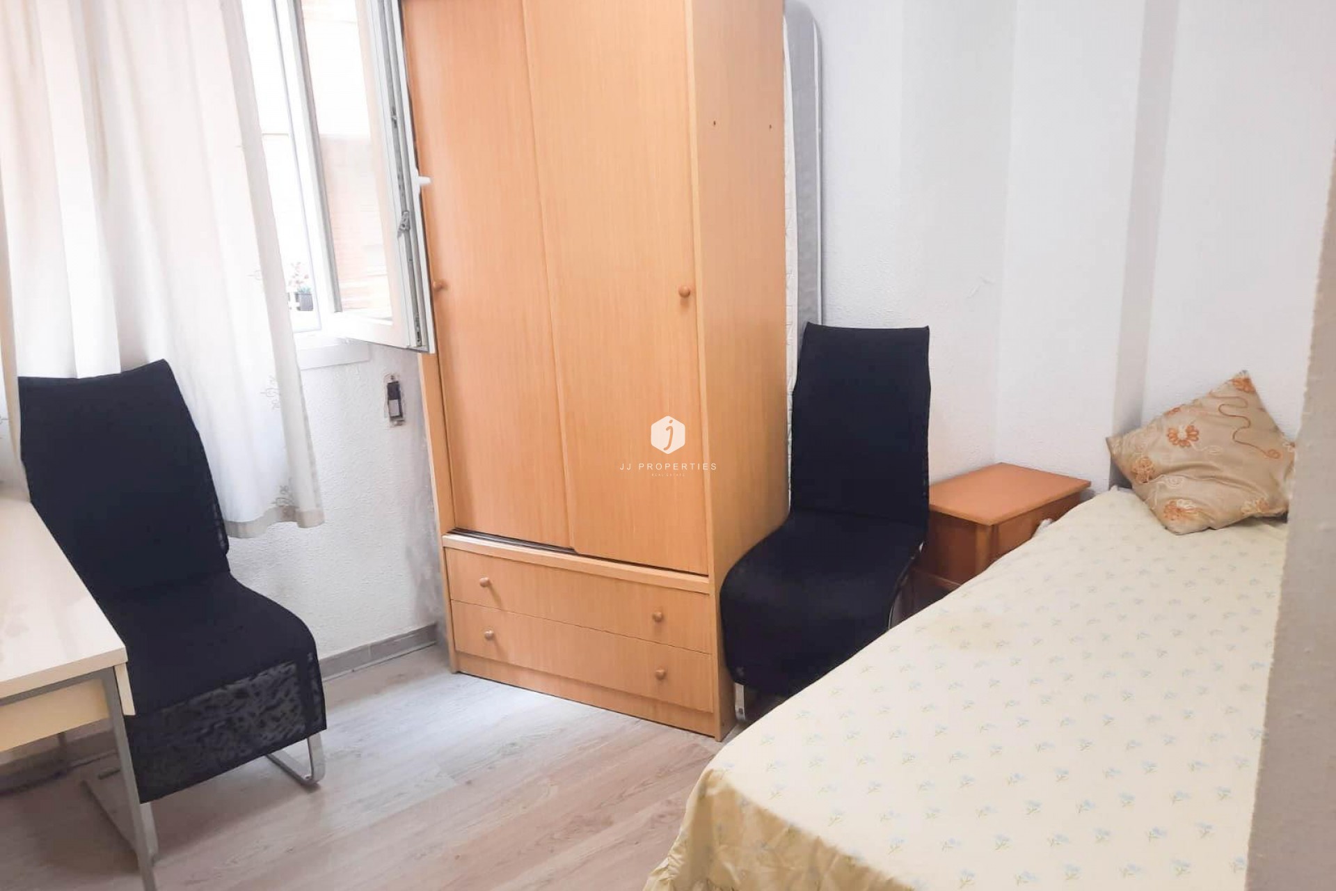 Aus zweiter Hand - Wohnung -
Torrevieja - Centro