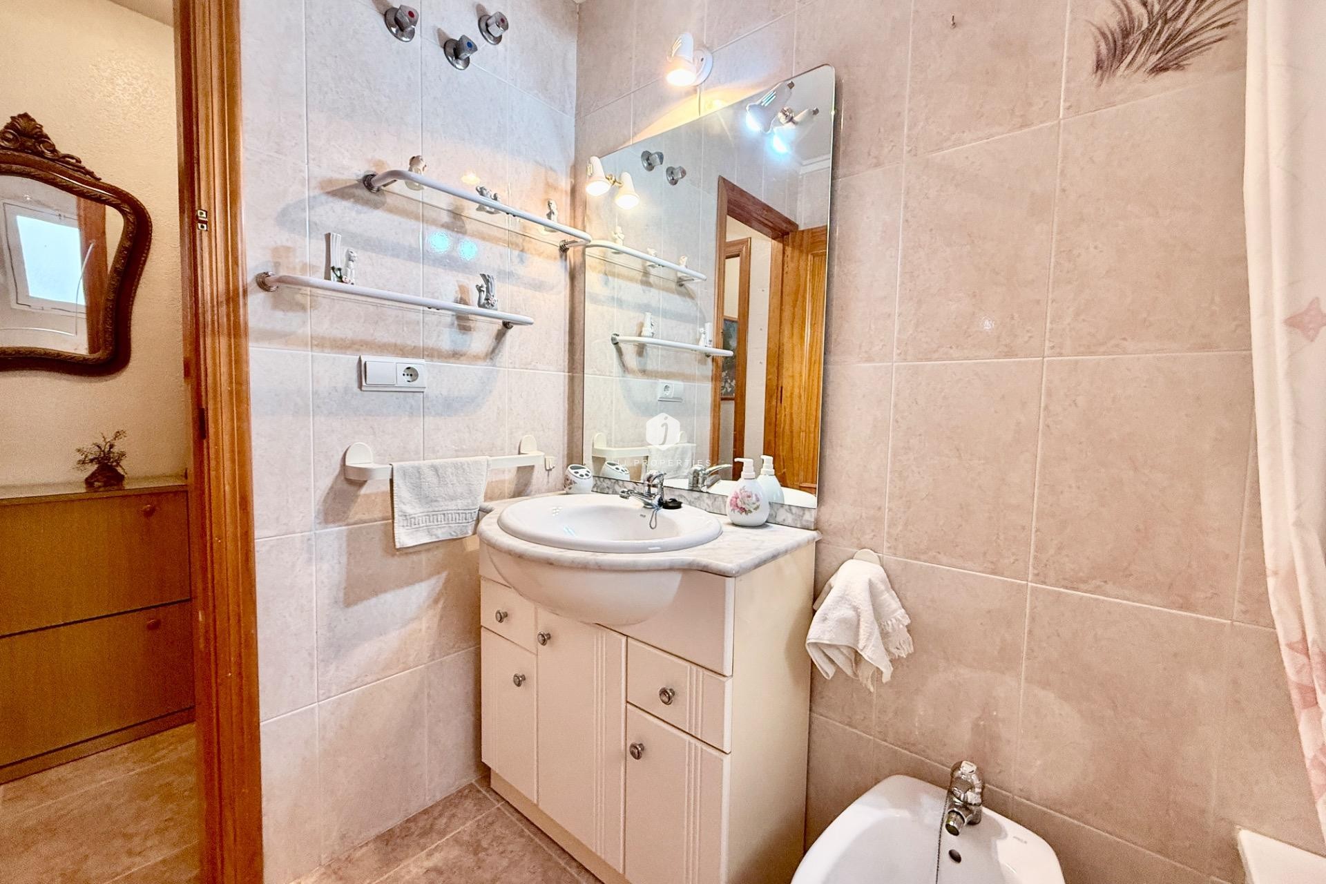 Aus zweiter Hand - Wohnung -
Torrevieja - Centro