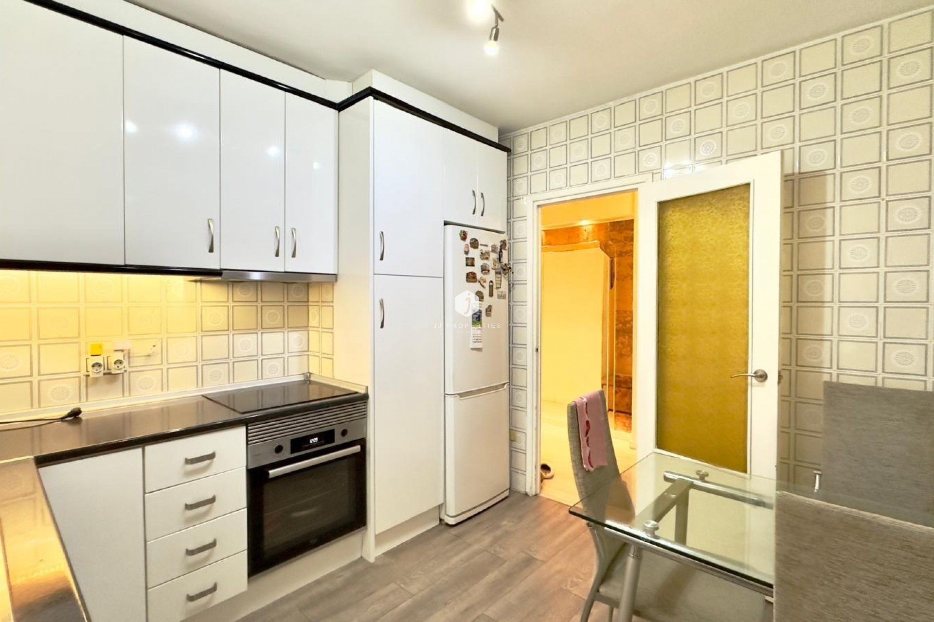 Aus zweiter Hand - Wohnung -
Torrevieja - Centro