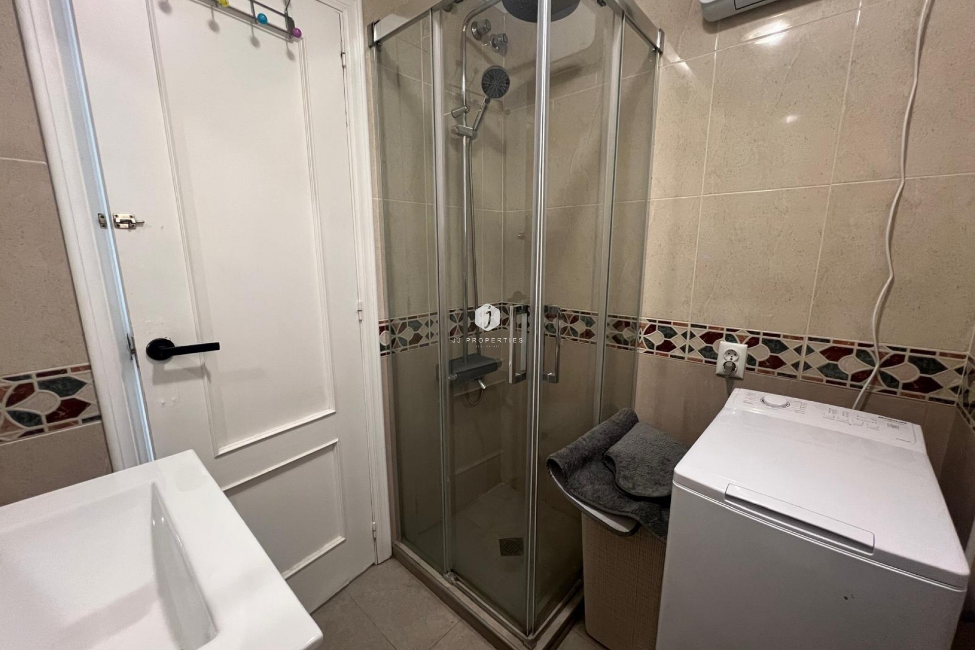 Aus zweiter Hand - Wohnung -
Torrevieja - Centro