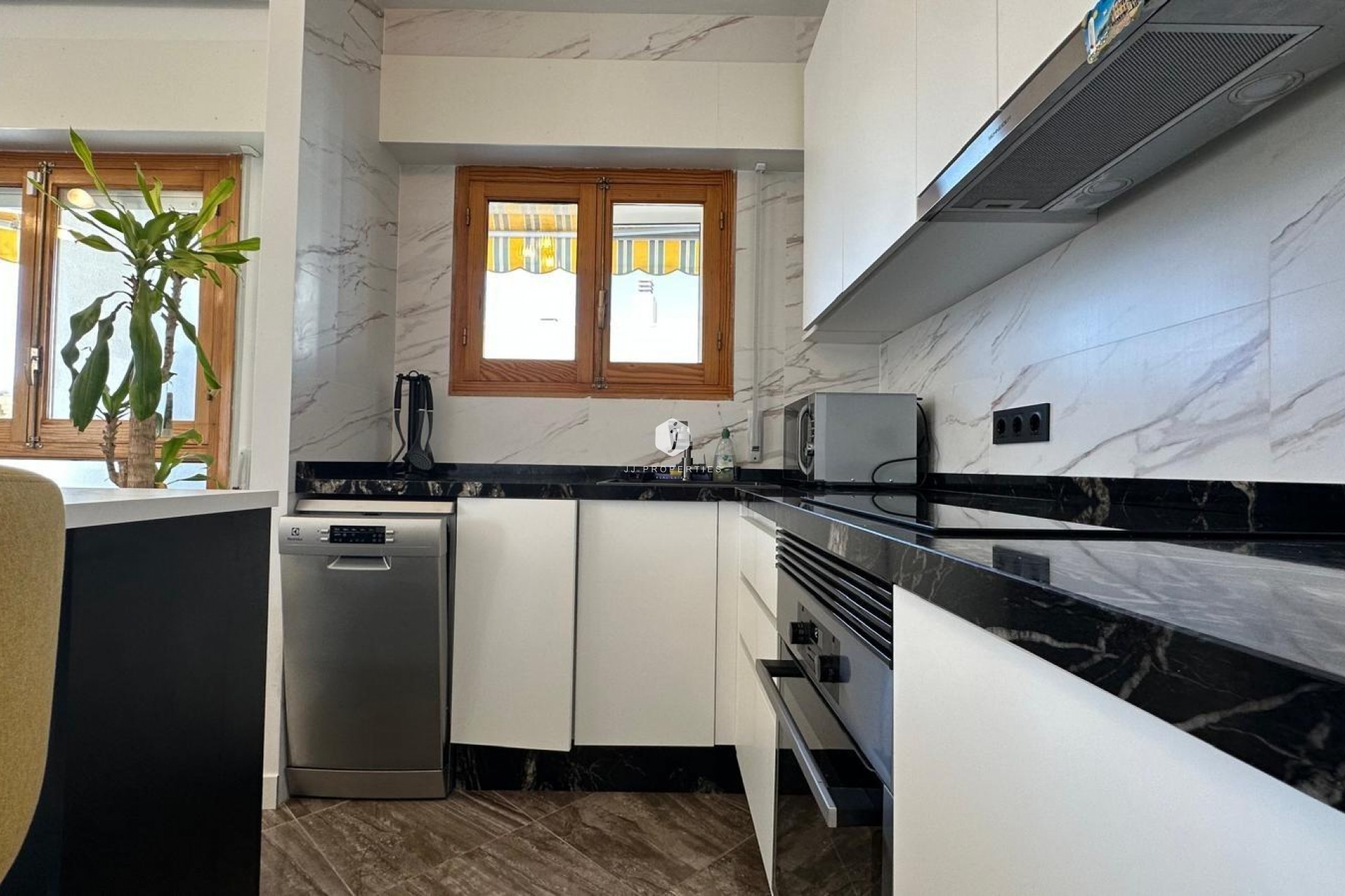 Aus zweiter Hand - Wohnung -
Torrevieja - Centro