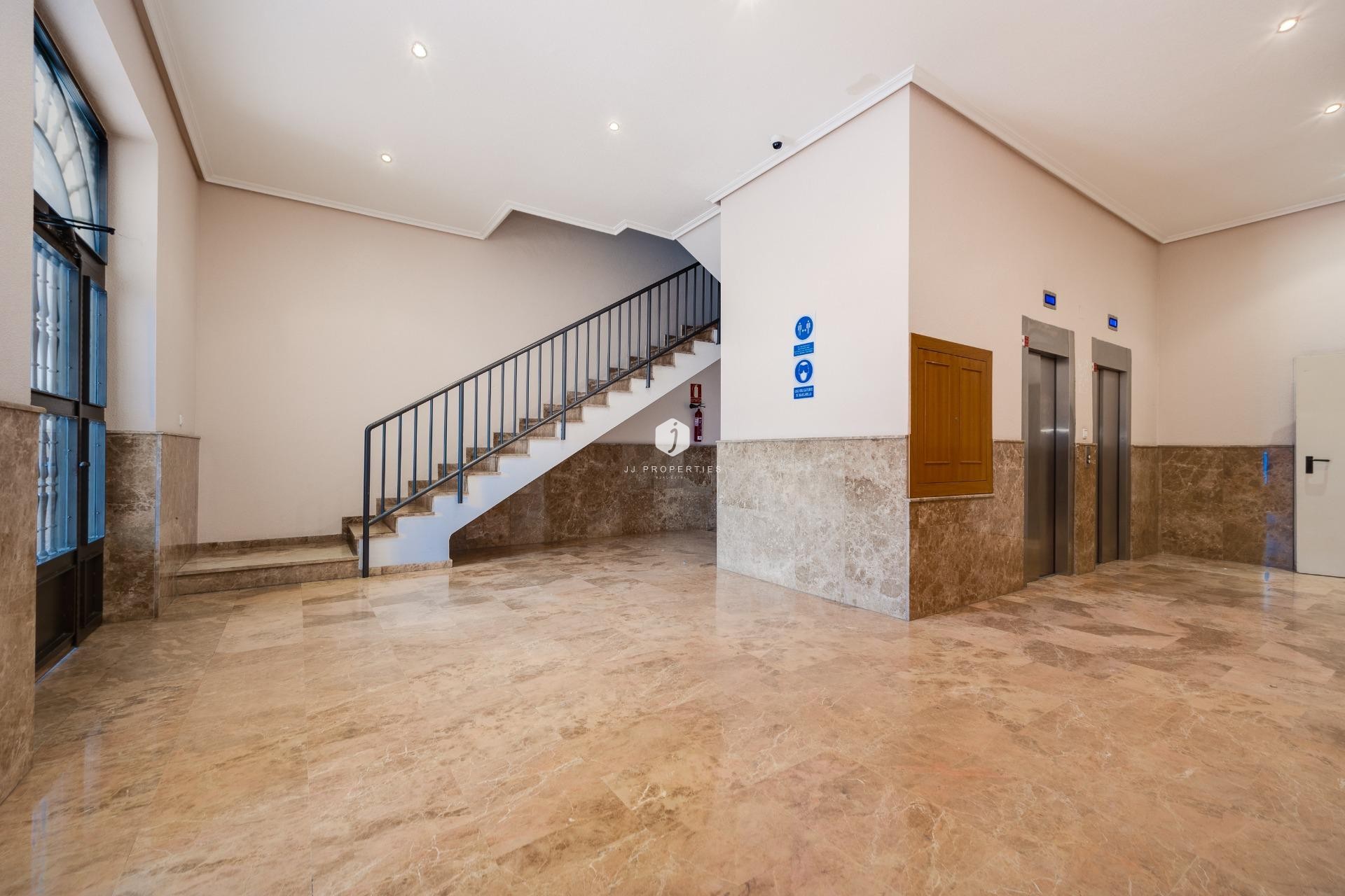 Aus zweiter Hand - Wohnung -
Torrevieja - Centro