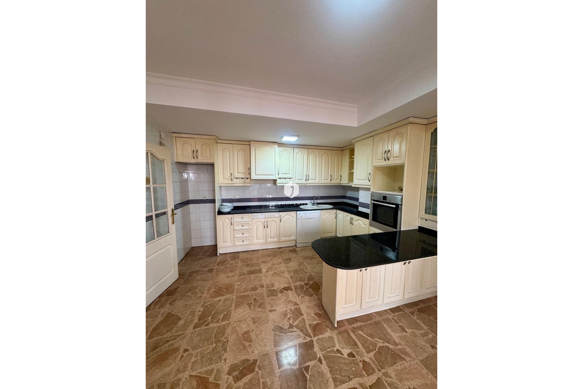 Aus zweiter Hand - Wohnung -
Torrevieja - Centro