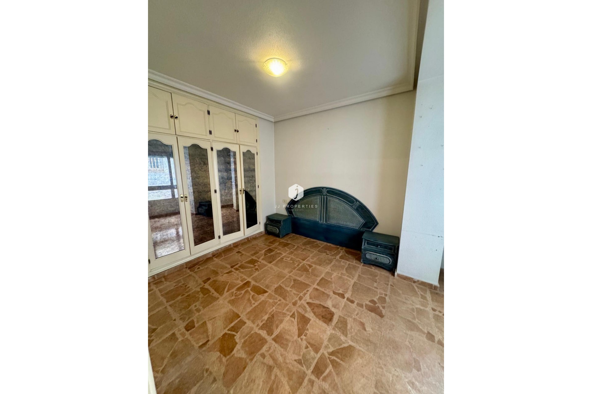 Aus zweiter Hand - Wohnung -
Torrevieja - Centro