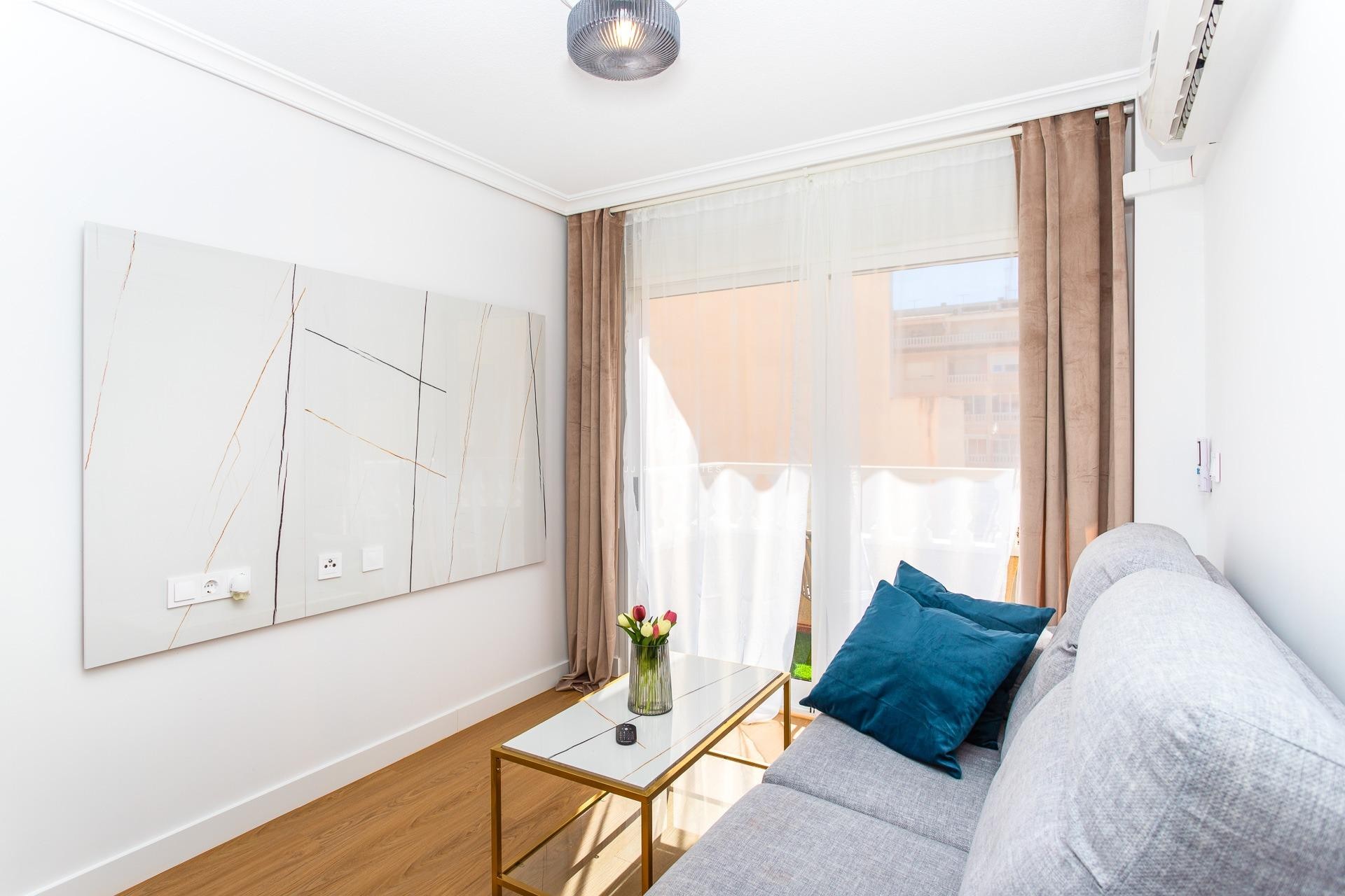 Aus zweiter Hand - Wohnung -
Torrevieja - Centro