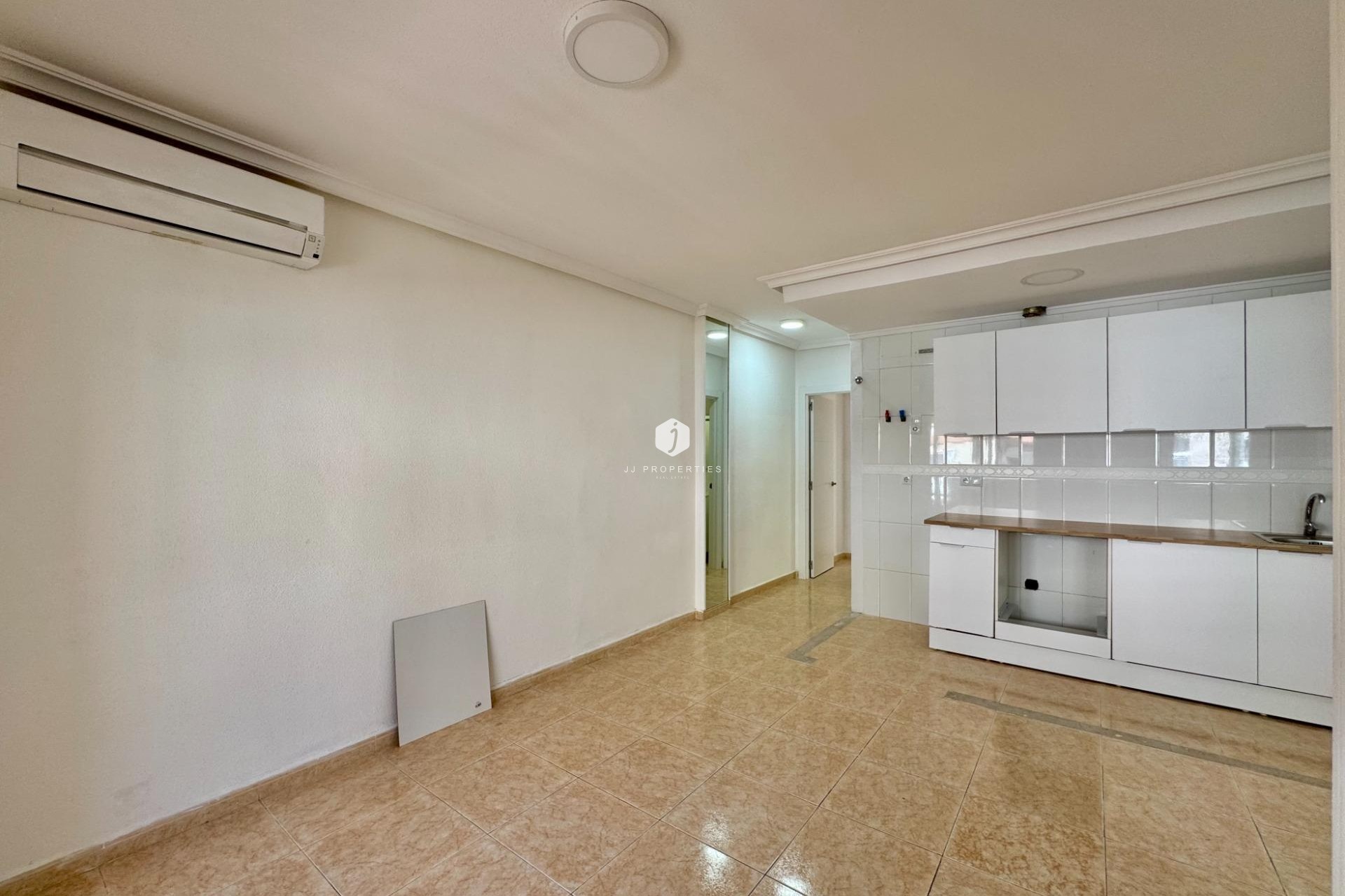 Aus zweiter Hand - Wohnung -
Torrevieja - Centro