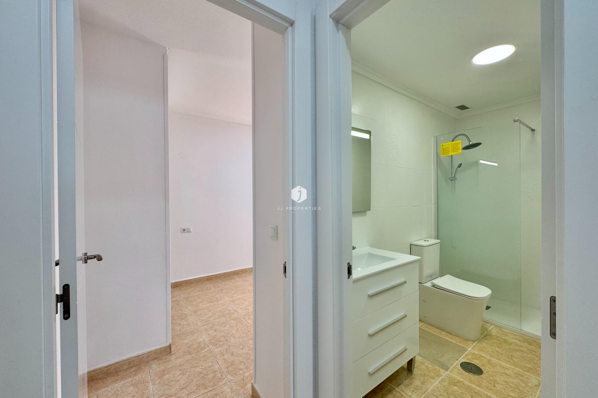 Aus zweiter Hand - Wohnung -
Torrevieja - Centro