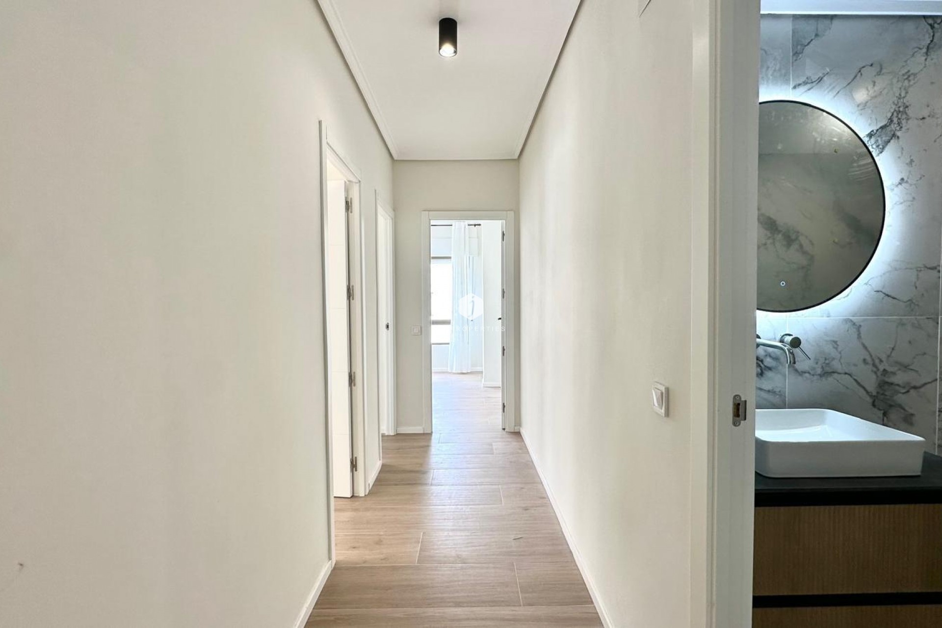 Aus zweiter Hand - Wohnung -
Torrevieja - Centro