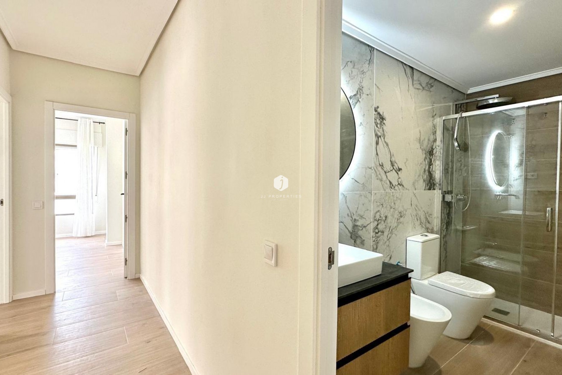 Aus zweiter Hand - Wohnung -
Torrevieja - Centro