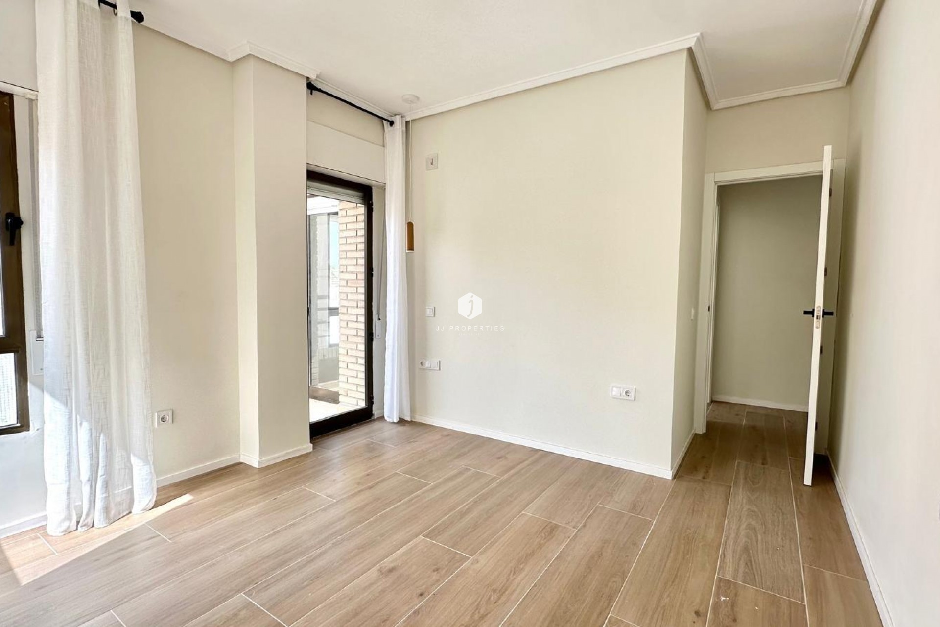 Aus zweiter Hand - Wohnung -
Torrevieja - Centro