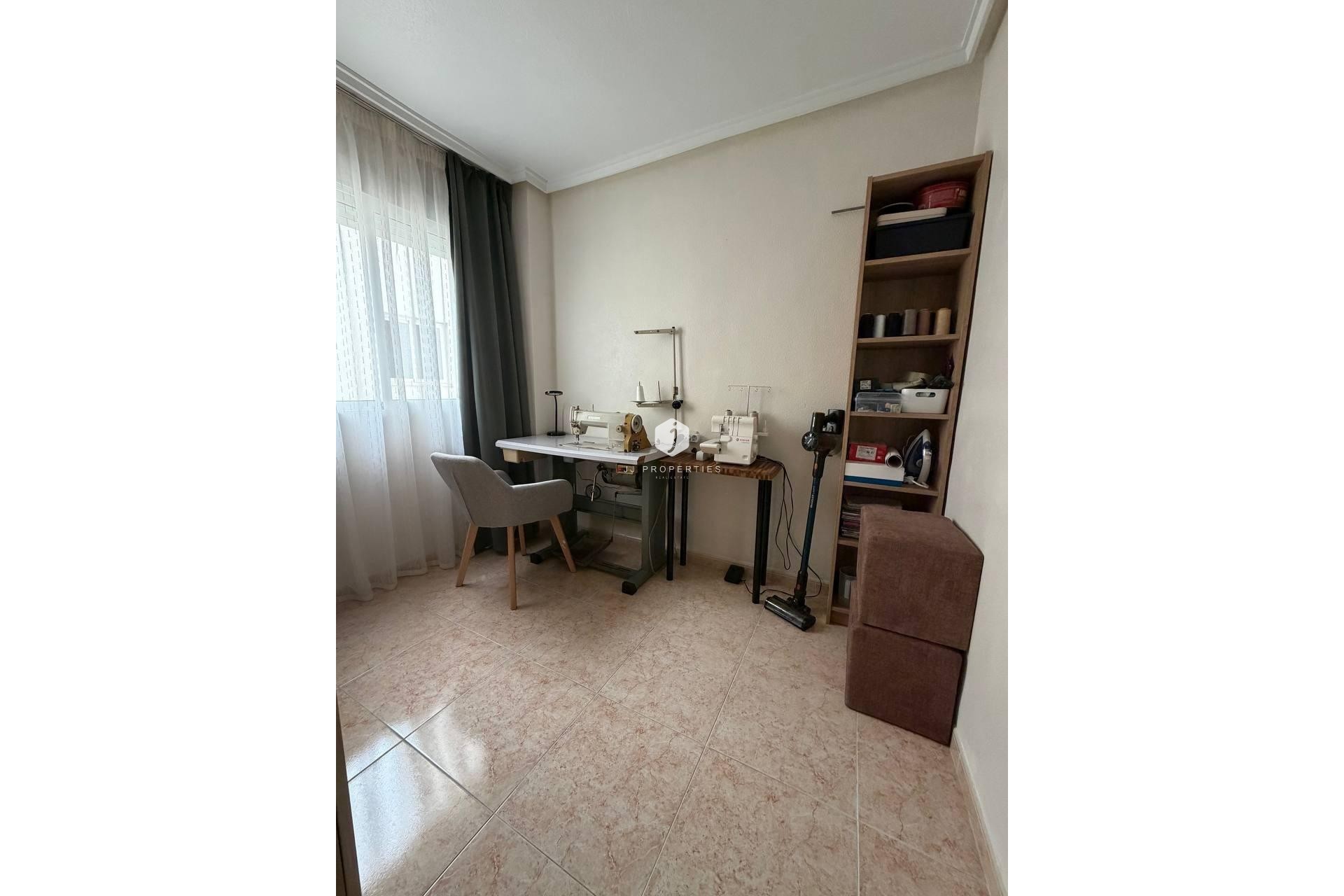 Aus zweiter Hand - Wohnung -
Torrevieja - Centro