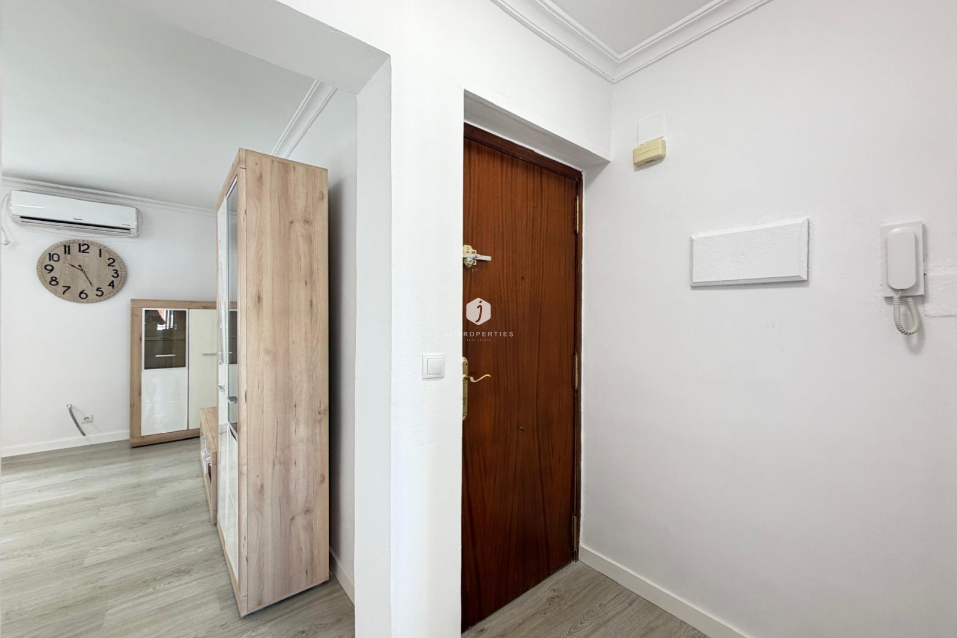 Aus zweiter Hand - Wohnung -
Torrevieja - Centro
