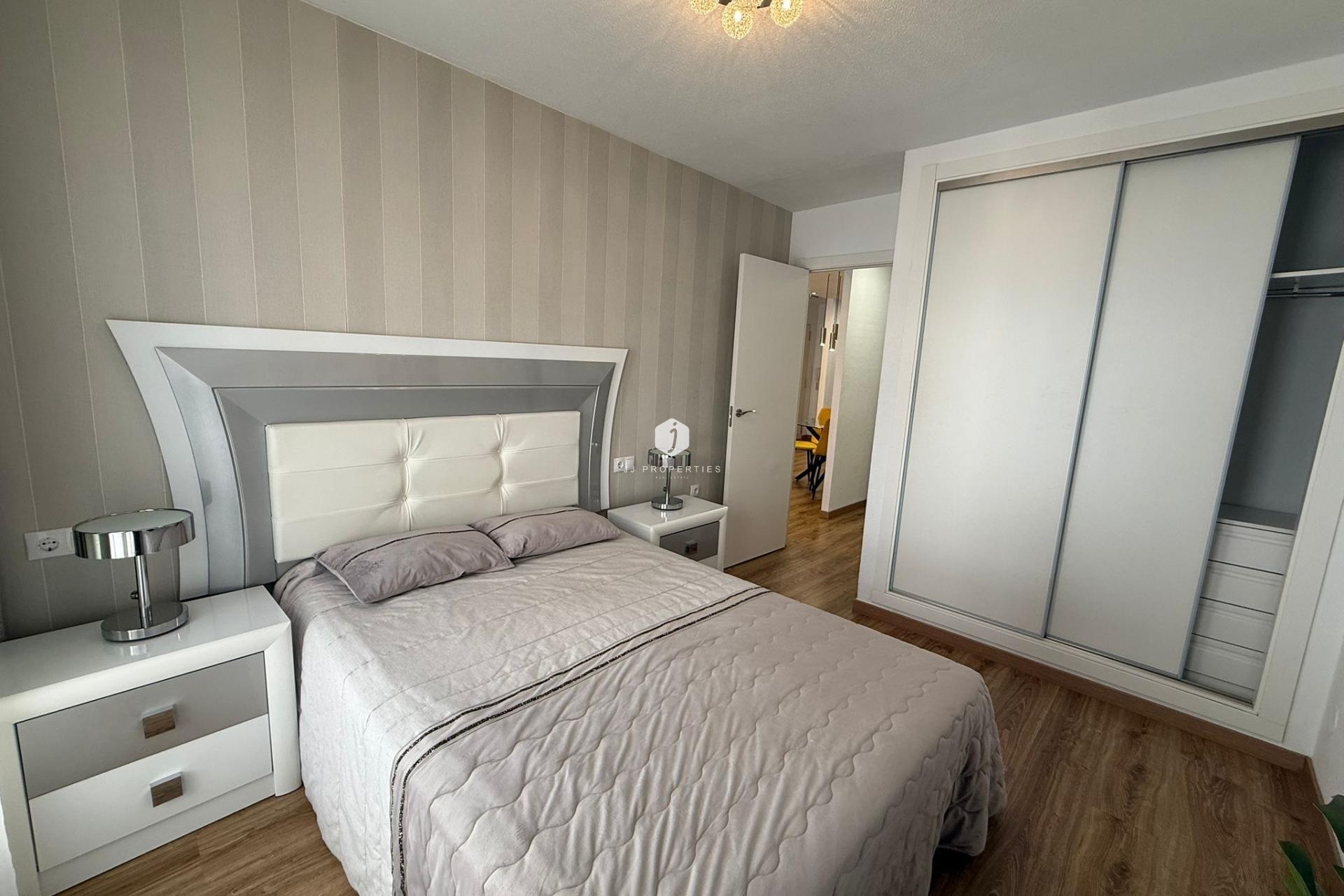 Aus zweiter Hand - Wohnung -
Torrevieja - Centro