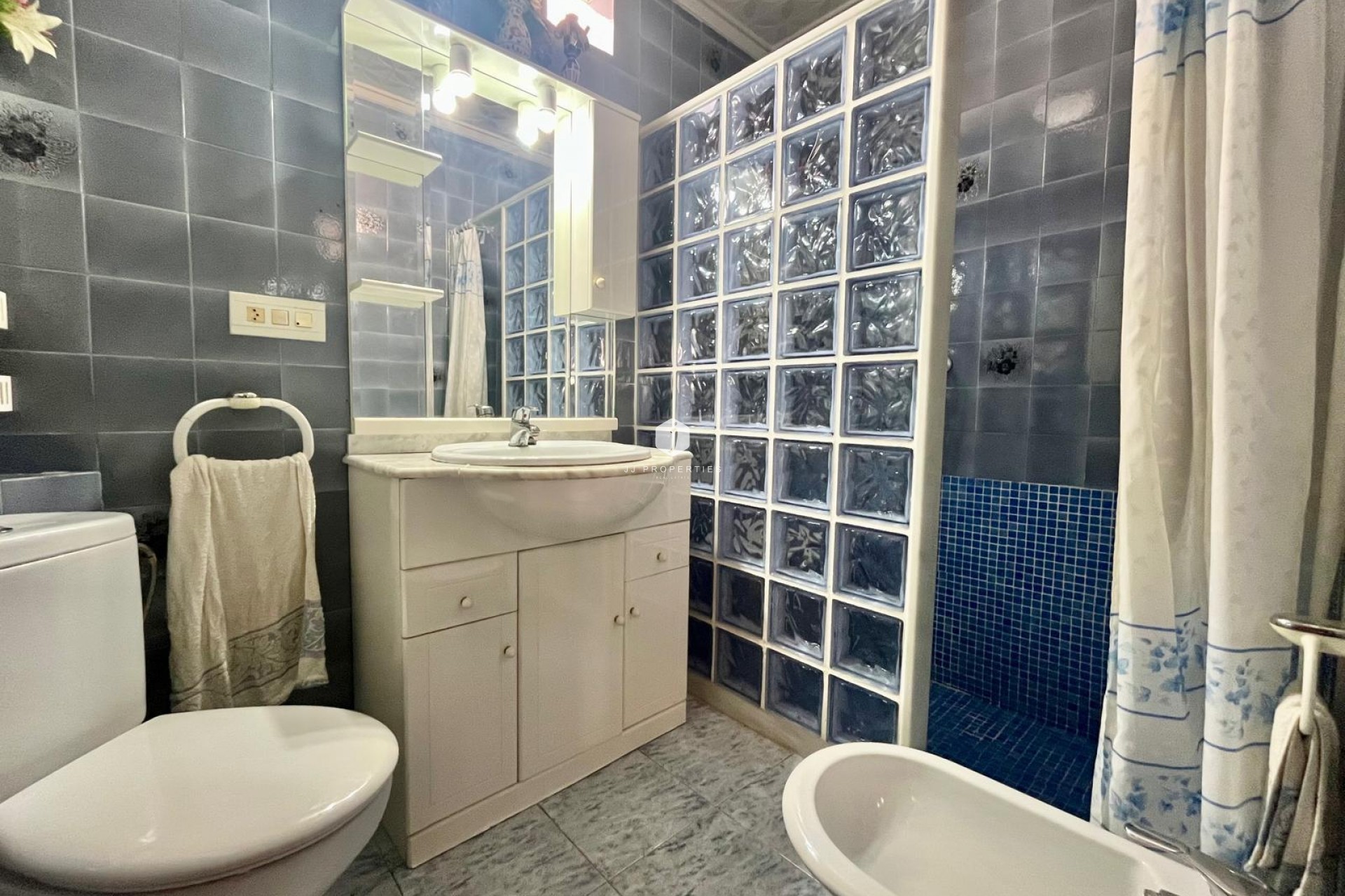 Aus zweiter Hand - Wohnung -
Torrevieja - Centro