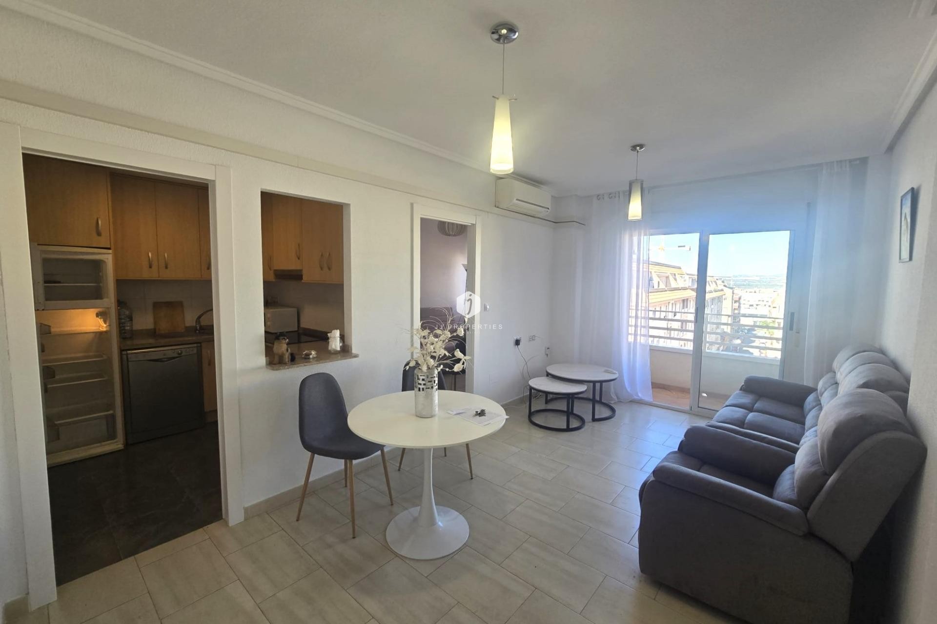 Aus zweiter Hand - Wohnung -
Torrevieja - Centro