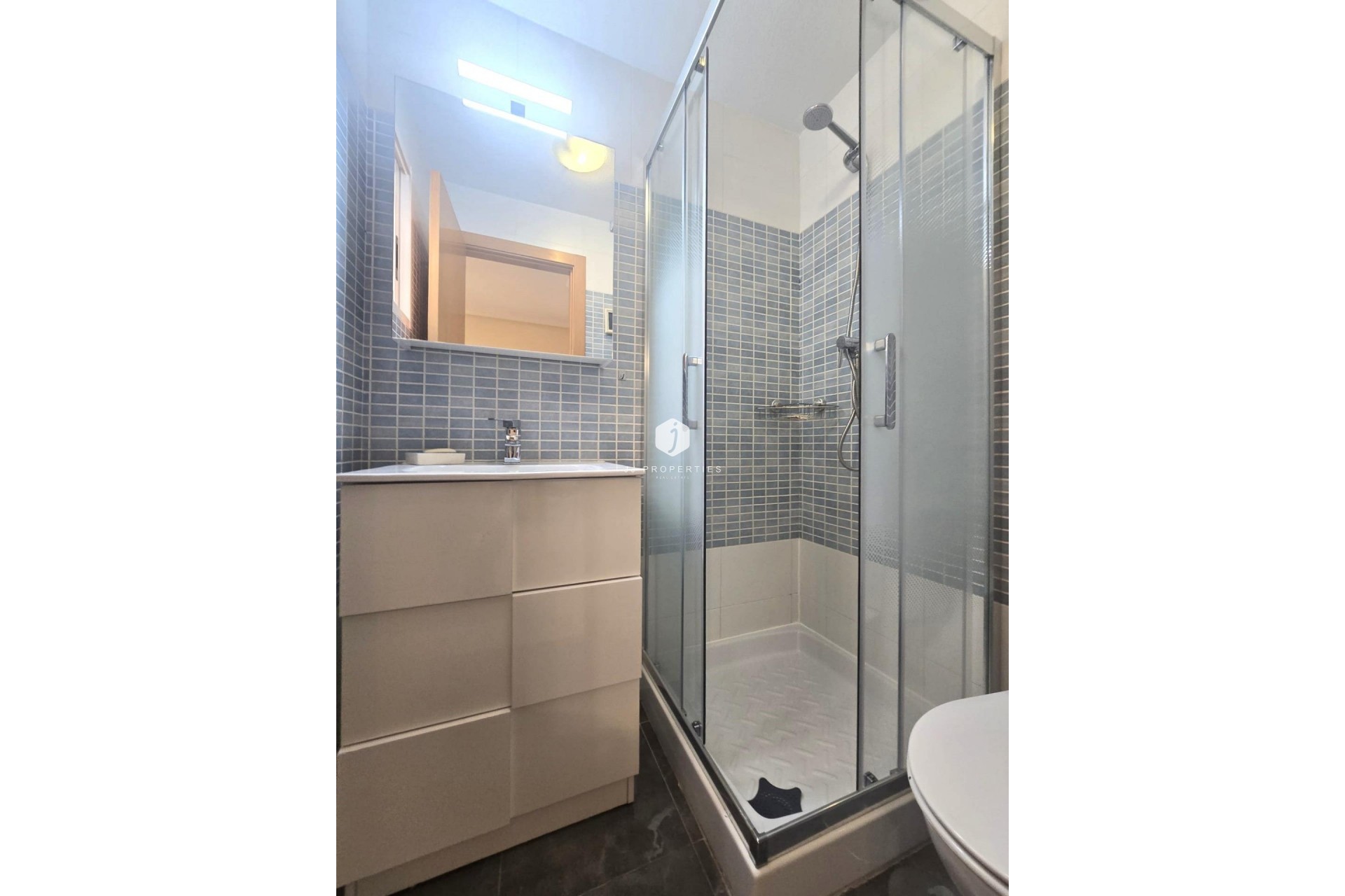 Aus zweiter Hand - Wohnung -
Torrevieja - Centro