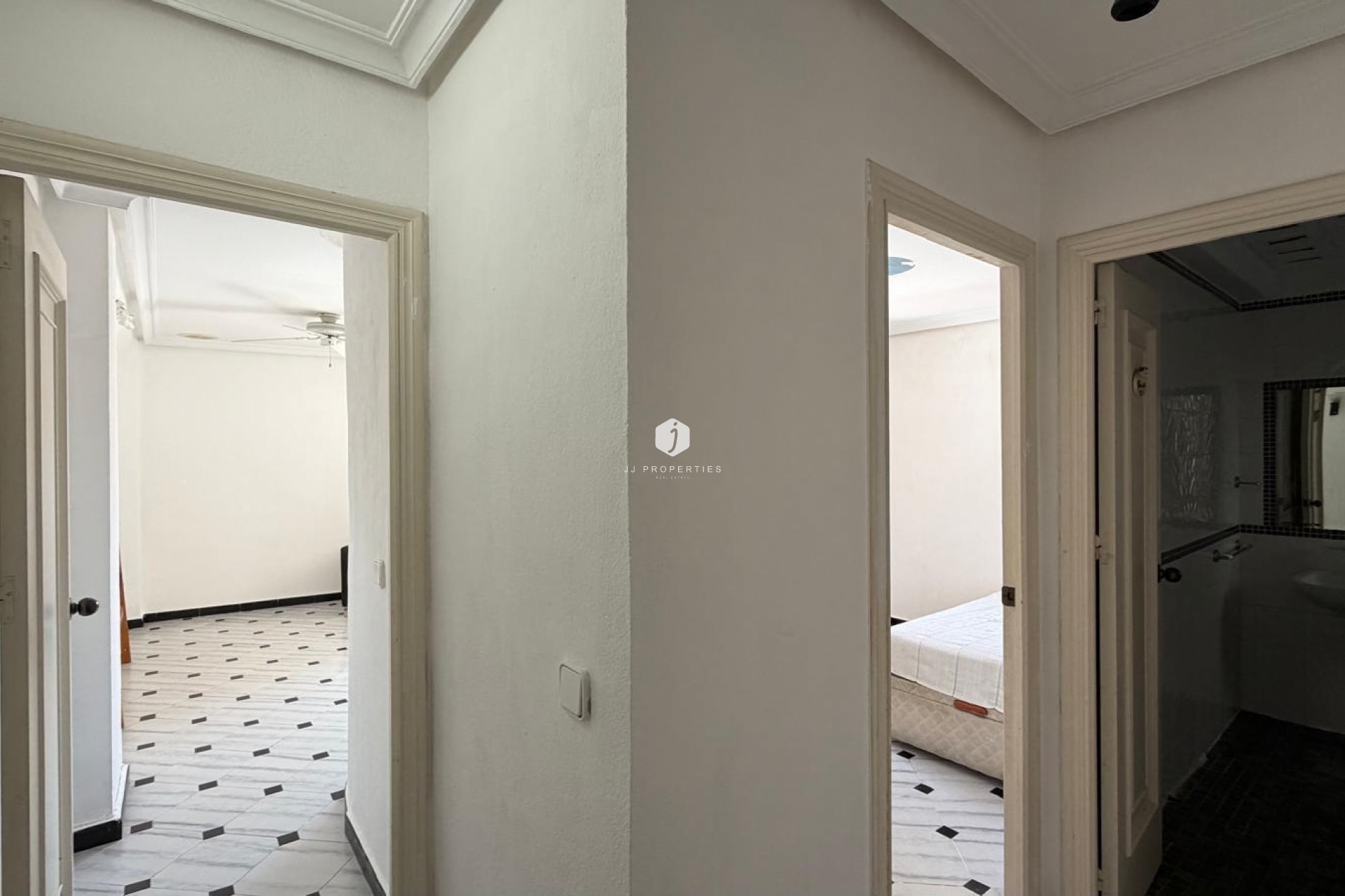 Aus zweiter Hand - Wohnung -
Torrevieja - Centro