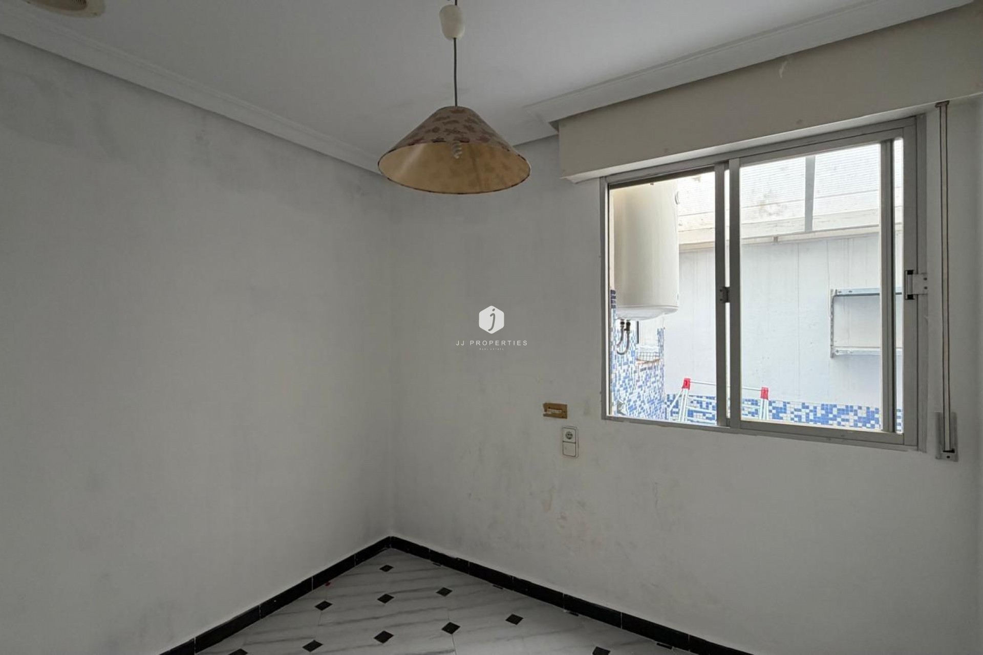 Aus zweiter Hand - Wohnung -
Torrevieja - Centro