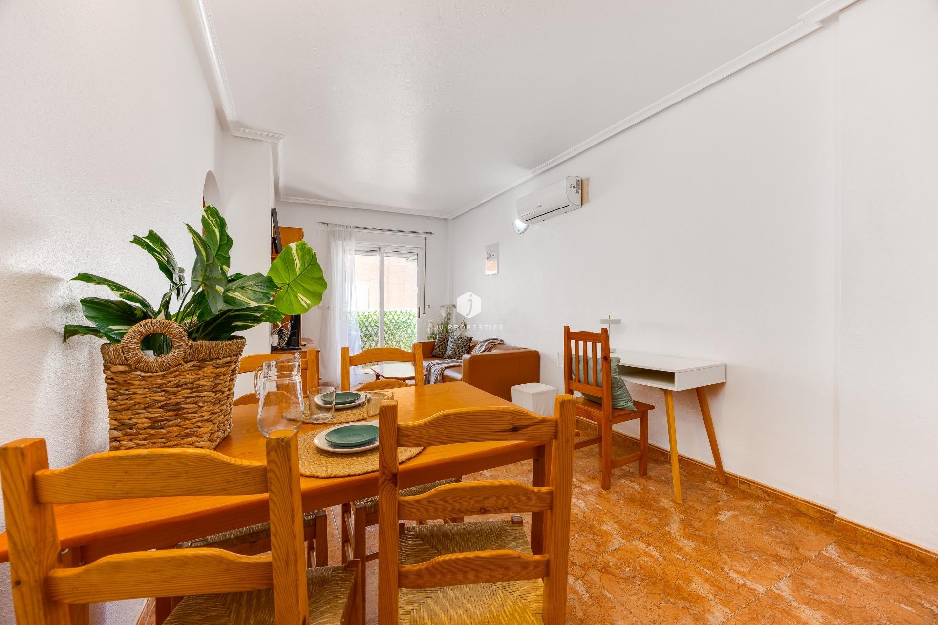 Aus zweiter Hand - Wohnung -
Torrevieja - Centro