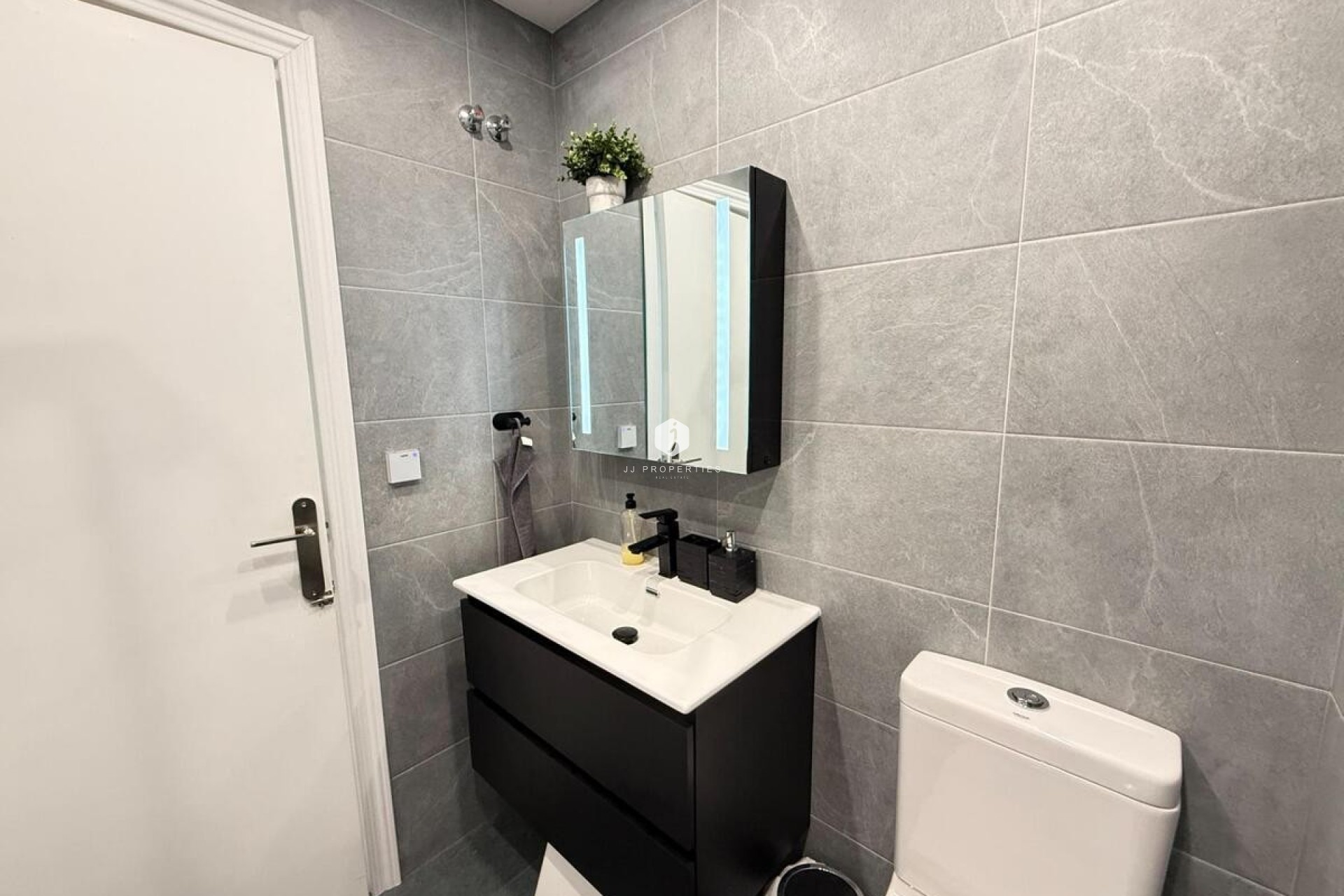 Aus zweiter Hand - Wohnung -
Torrevieja - Costa Blanca