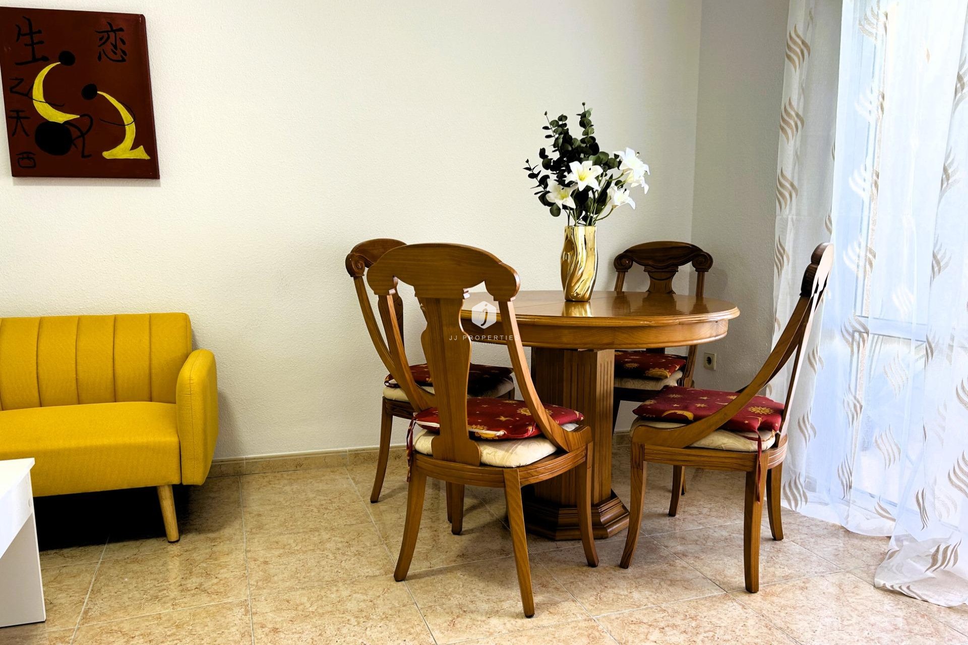 Aus zweiter Hand - Wohnung -
Torrevieja - El molino