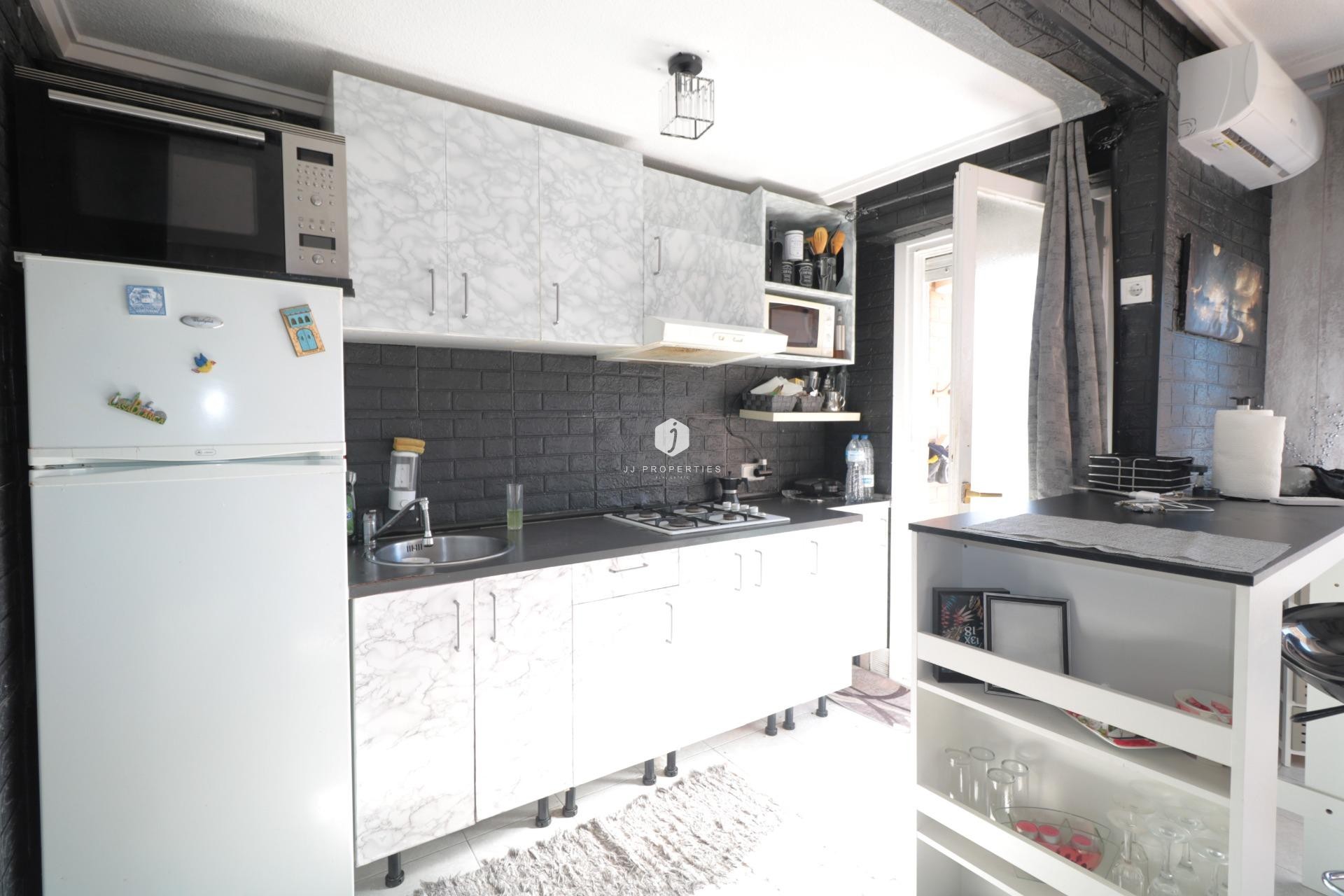 Aus zweiter Hand - Wohnung -
Torrevieja - El molino