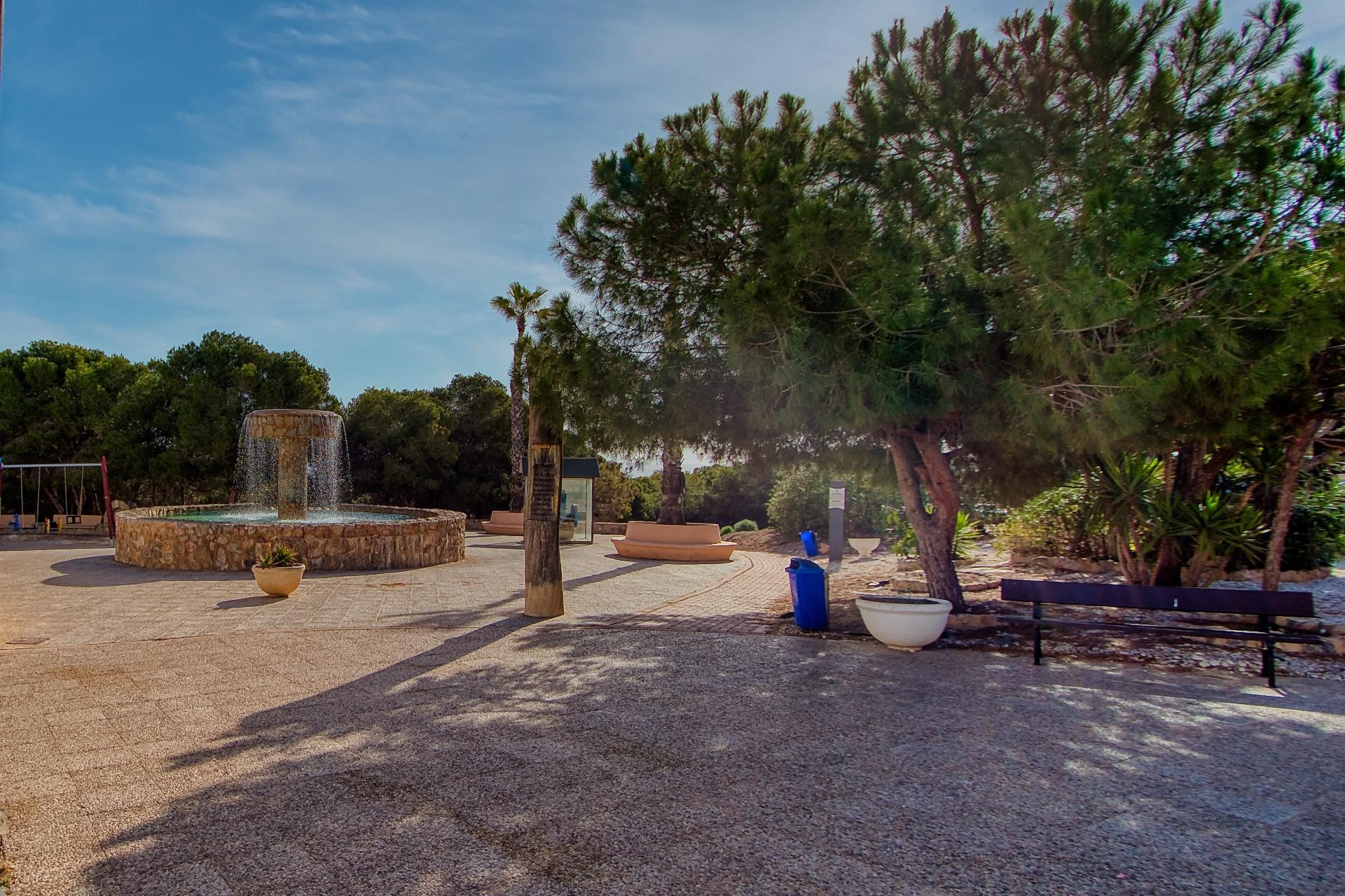 Aus zweiter Hand - Wohnung -
Torrevieja - Estacion de autobuses