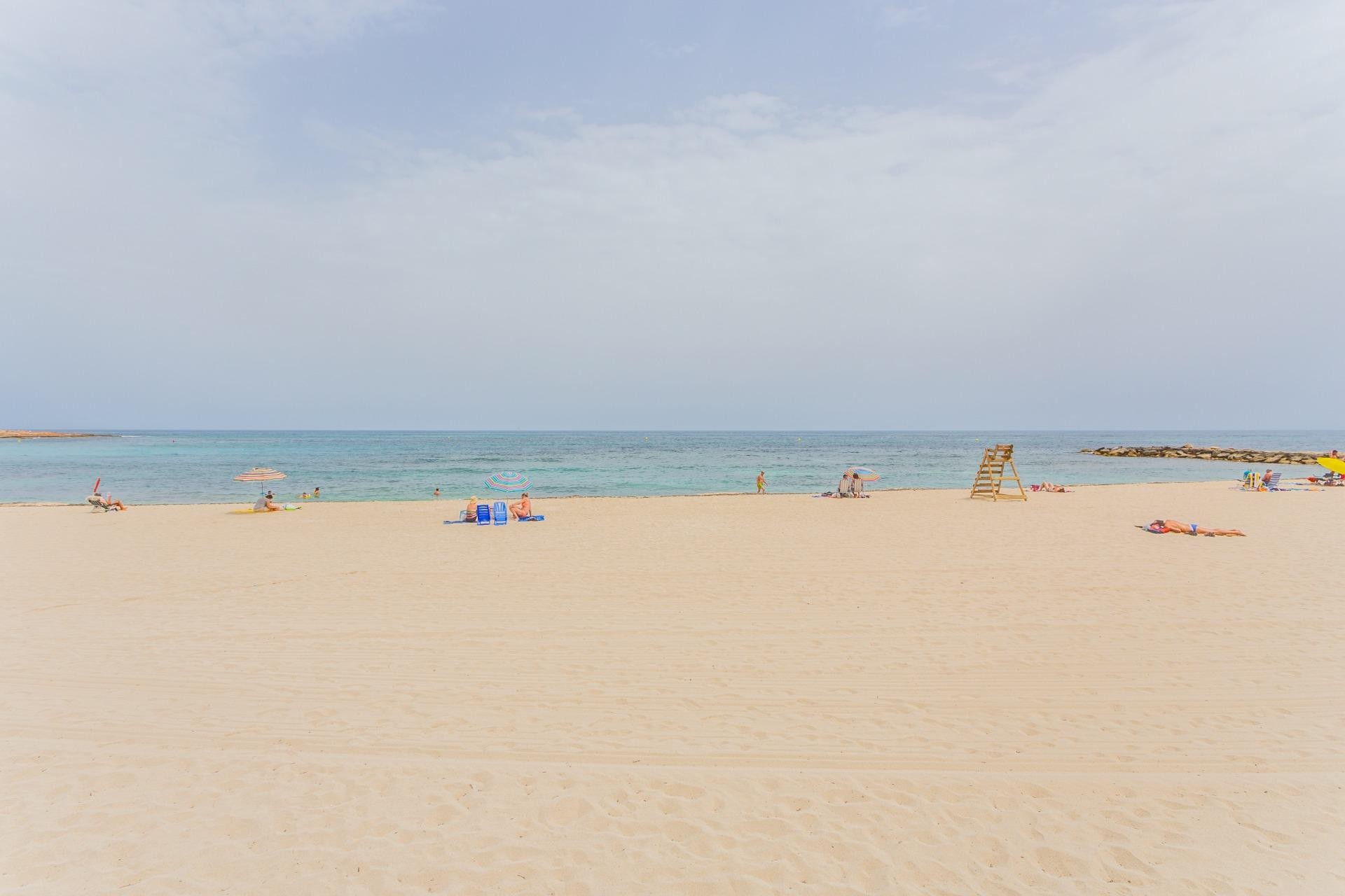 Aus zweiter Hand - Wohnung -
Torrevieja - Estacion de autobuses