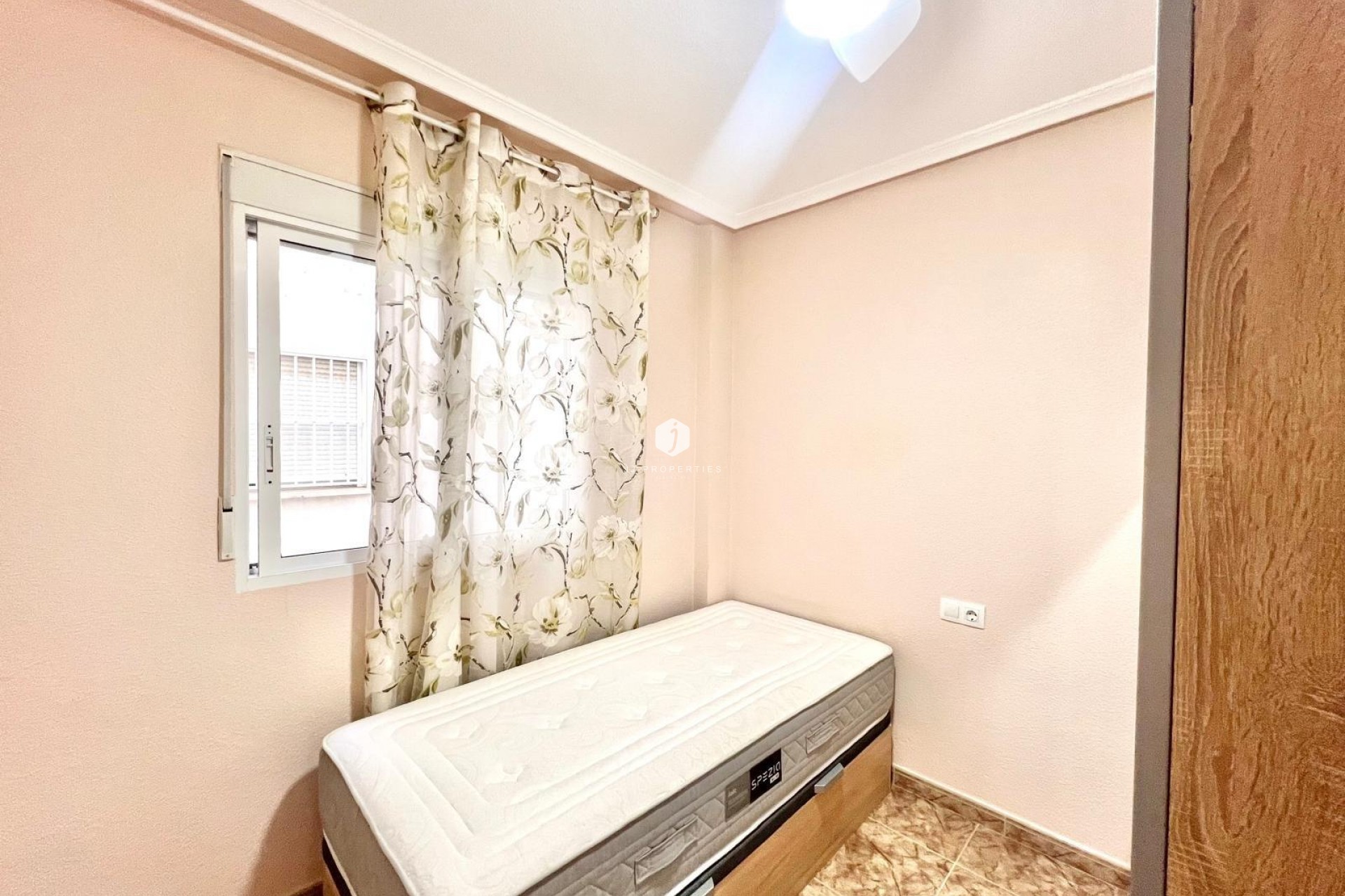 Aus zweiter Hand - Wohnung -
Torrevieja - Estacion de autobuses