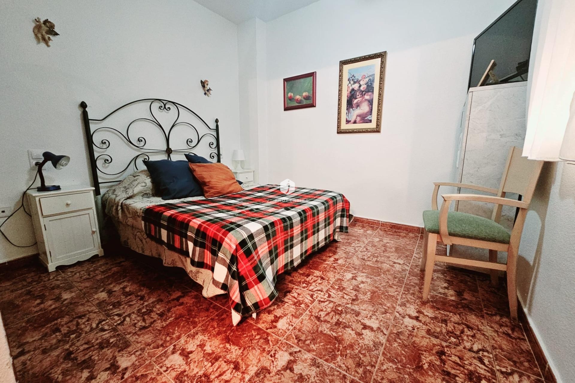 Aus zweiter Hand - Wohnung -
Torrevieja - Estacion de autobuses