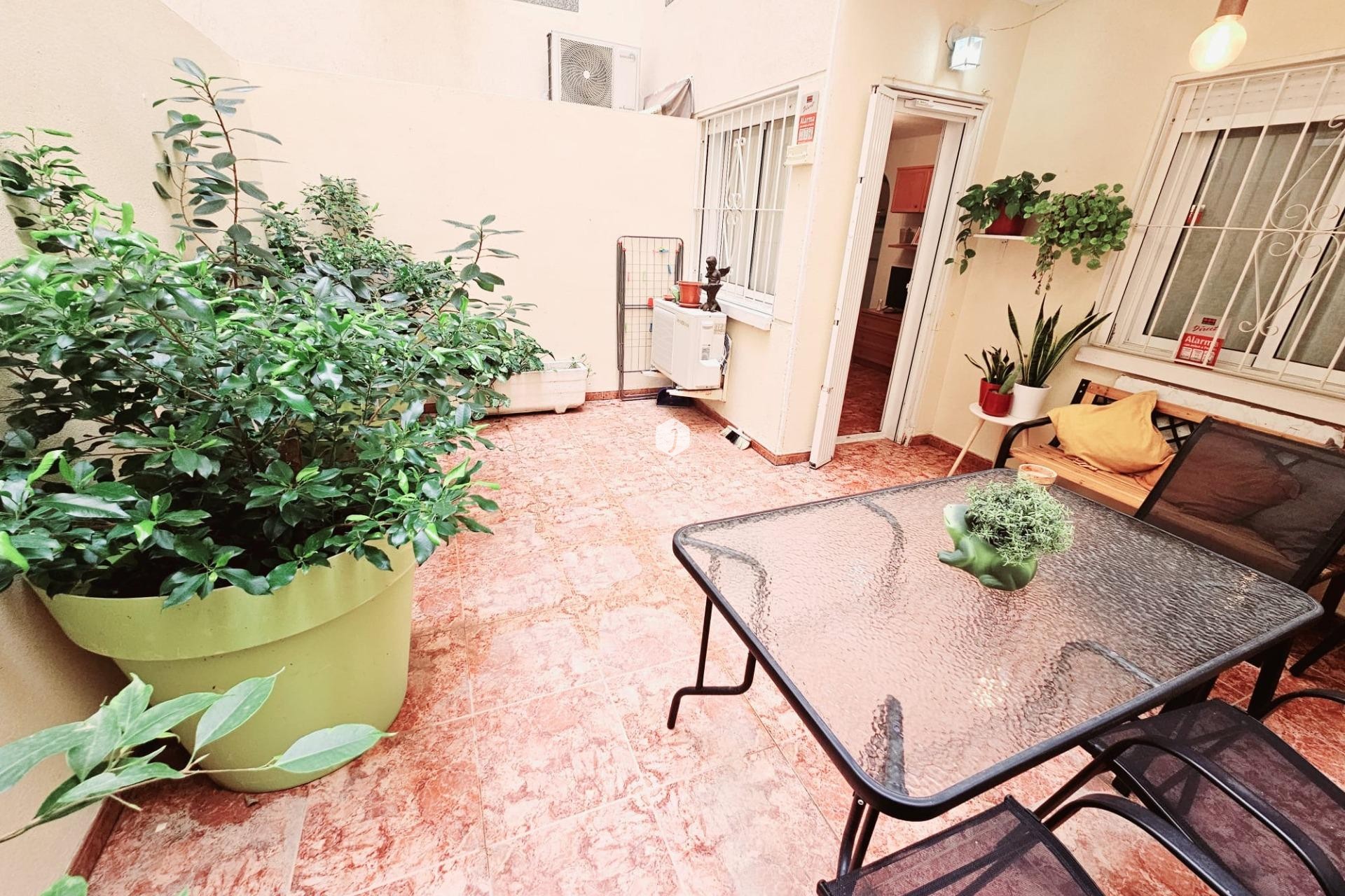 Aus zweiter Hand - Wohnung -
Torrevieja - Estacion de autobuses