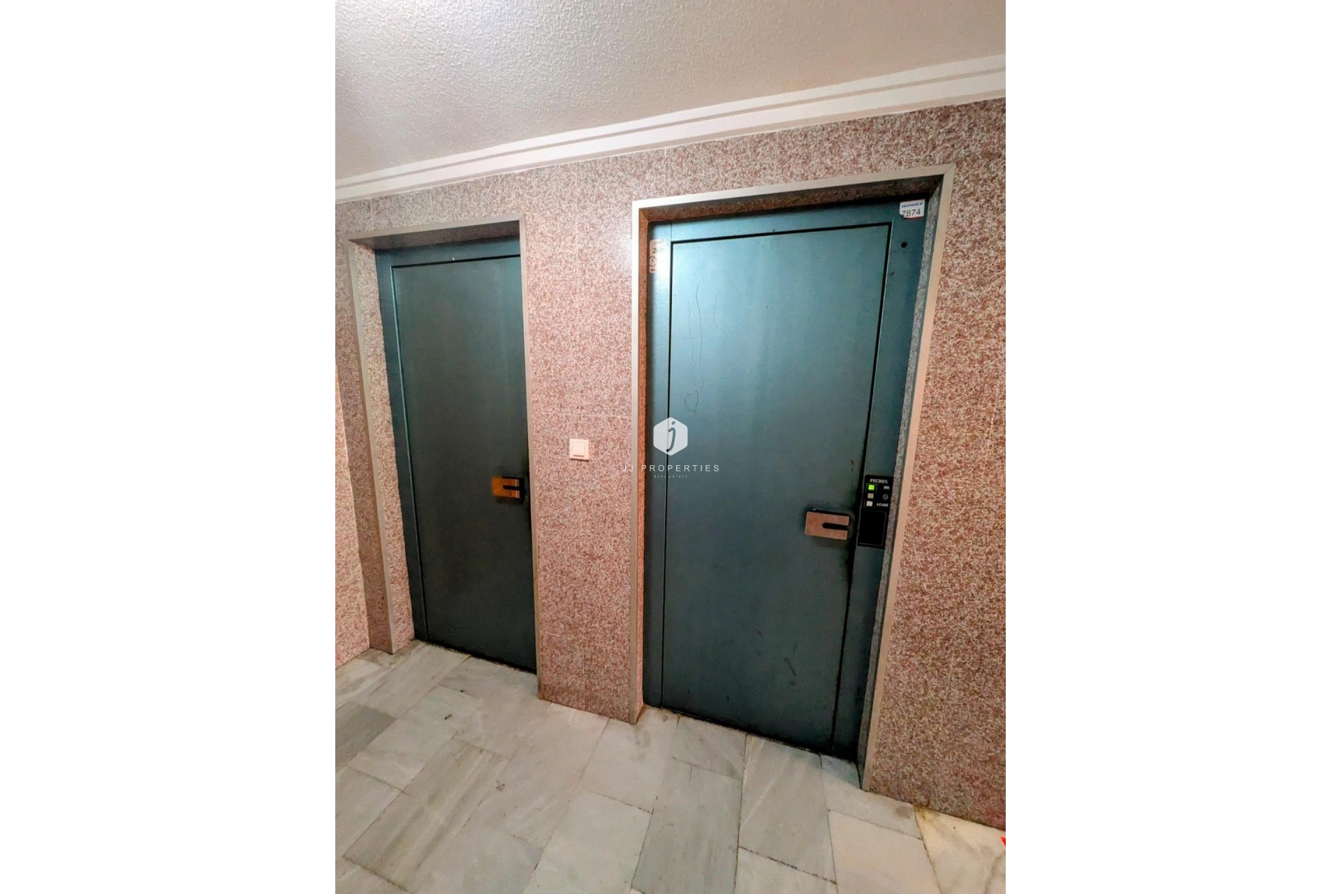 Aus zweiter Hand - Wohnung -
Torrevieja - Estacion de autobuses